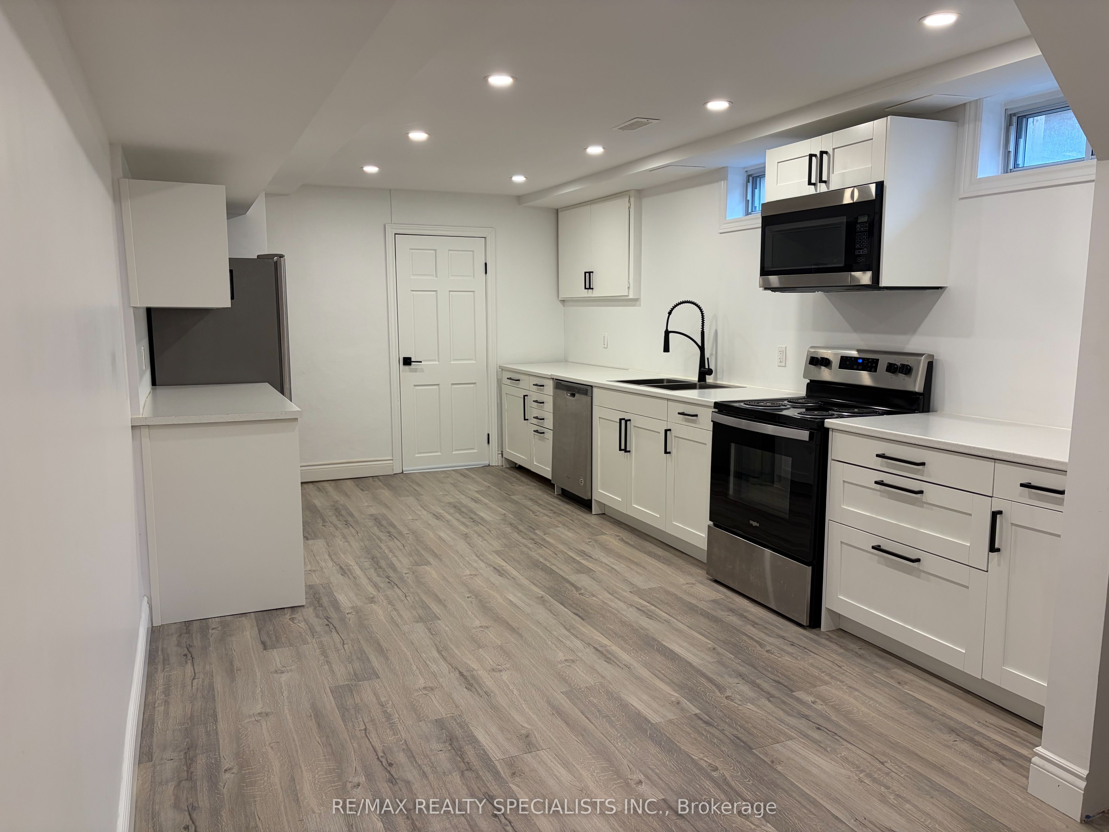 70 Duncairn Avenue Property Photo 41