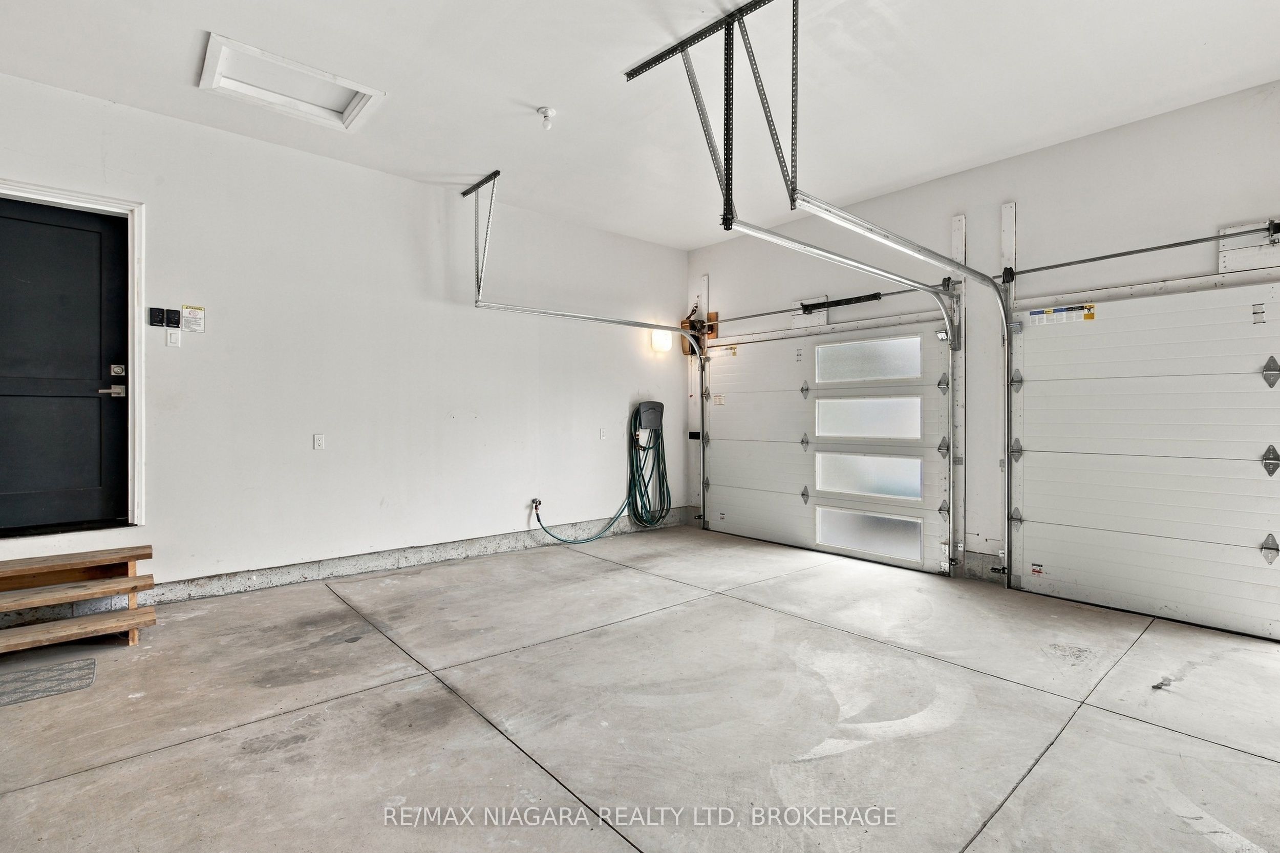 2 Fedorkow Lane Property Photo 37