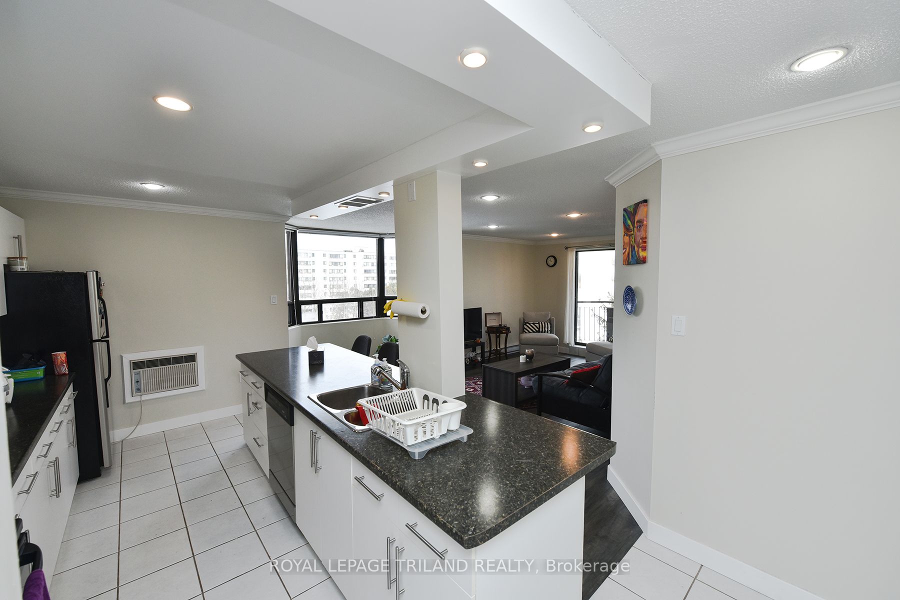 75 Huxley Street 605 Property Photo 6