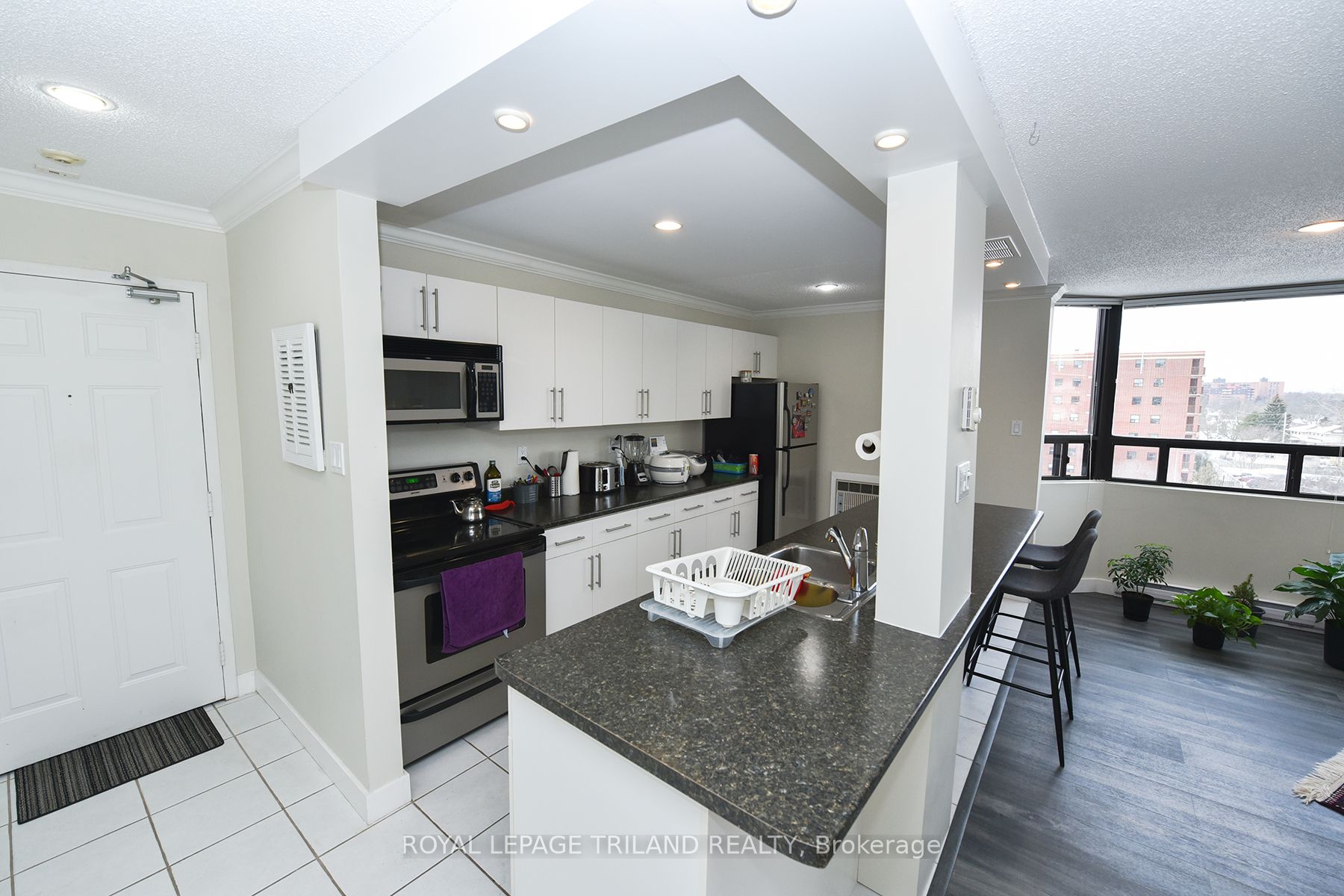 75 Huxley Street 605 Property Photo 7