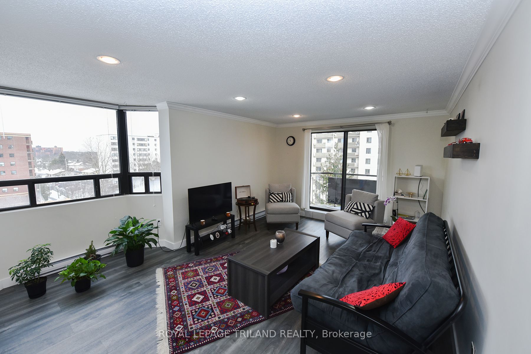 75 Huxley Street 605 Property Photo 8