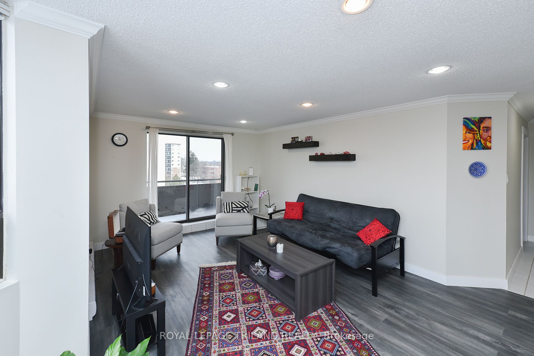 75 Huxley Street 605 Property Photo 9