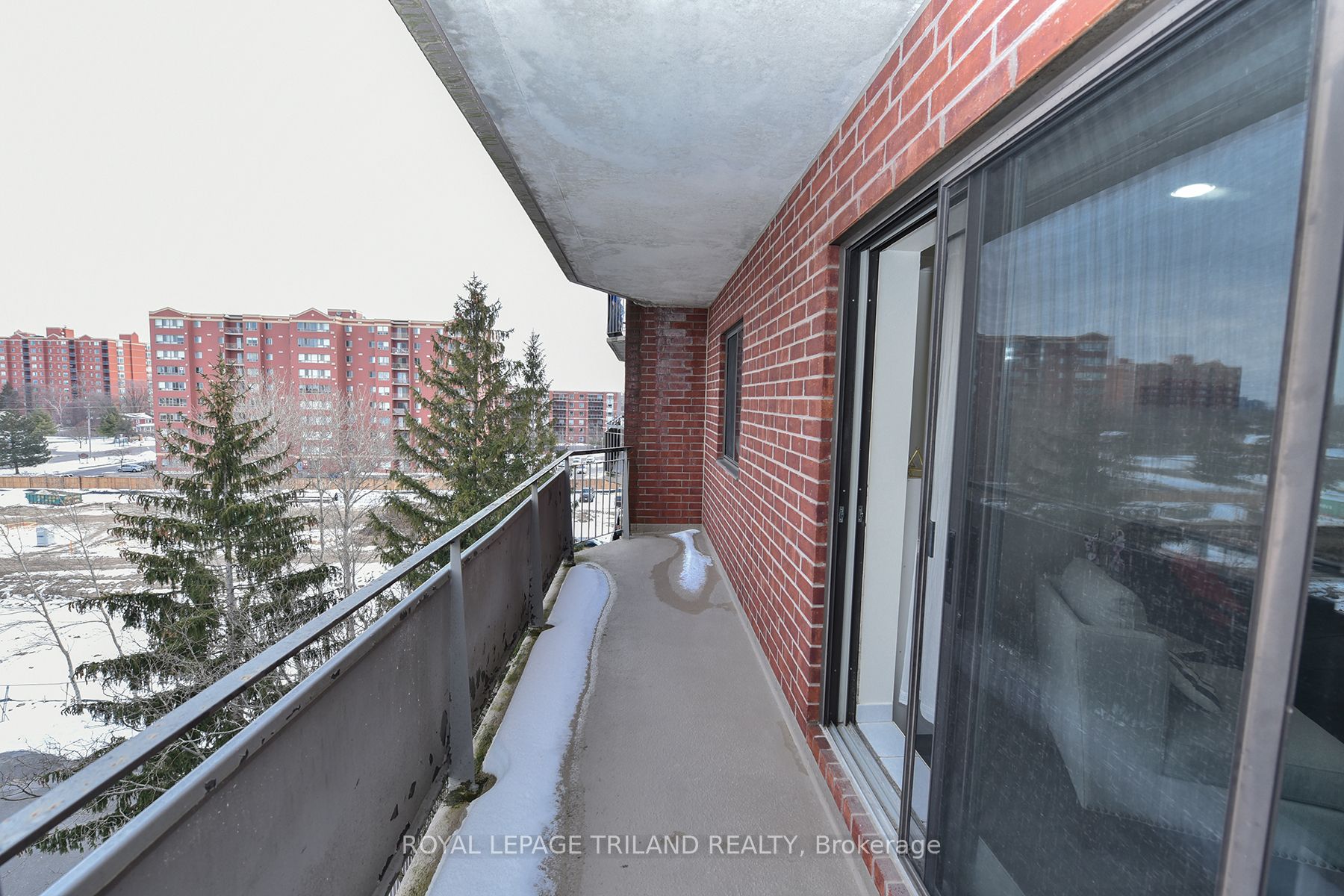 75 Huxley Street 605 Property Photo 13