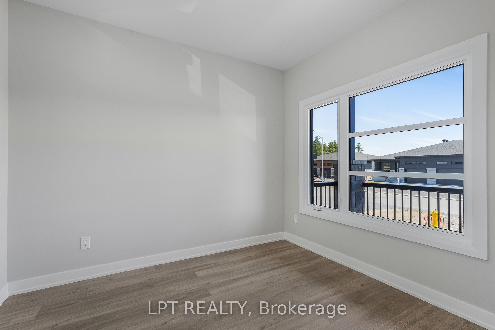 960 Katia Street Property Photo 2