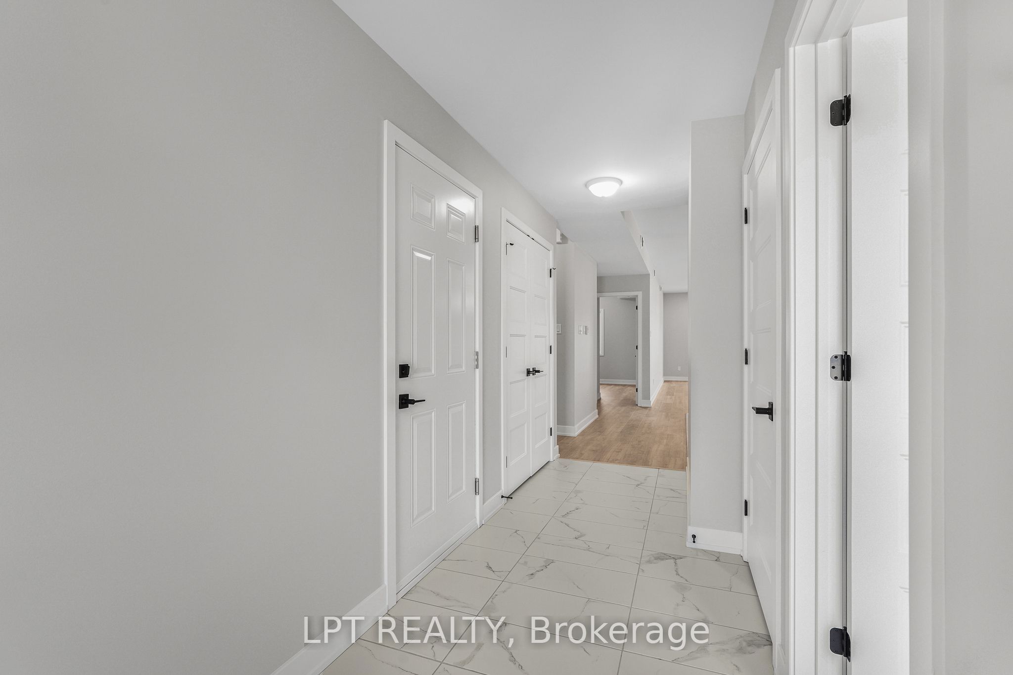 960 Katia Street Property Photo 4