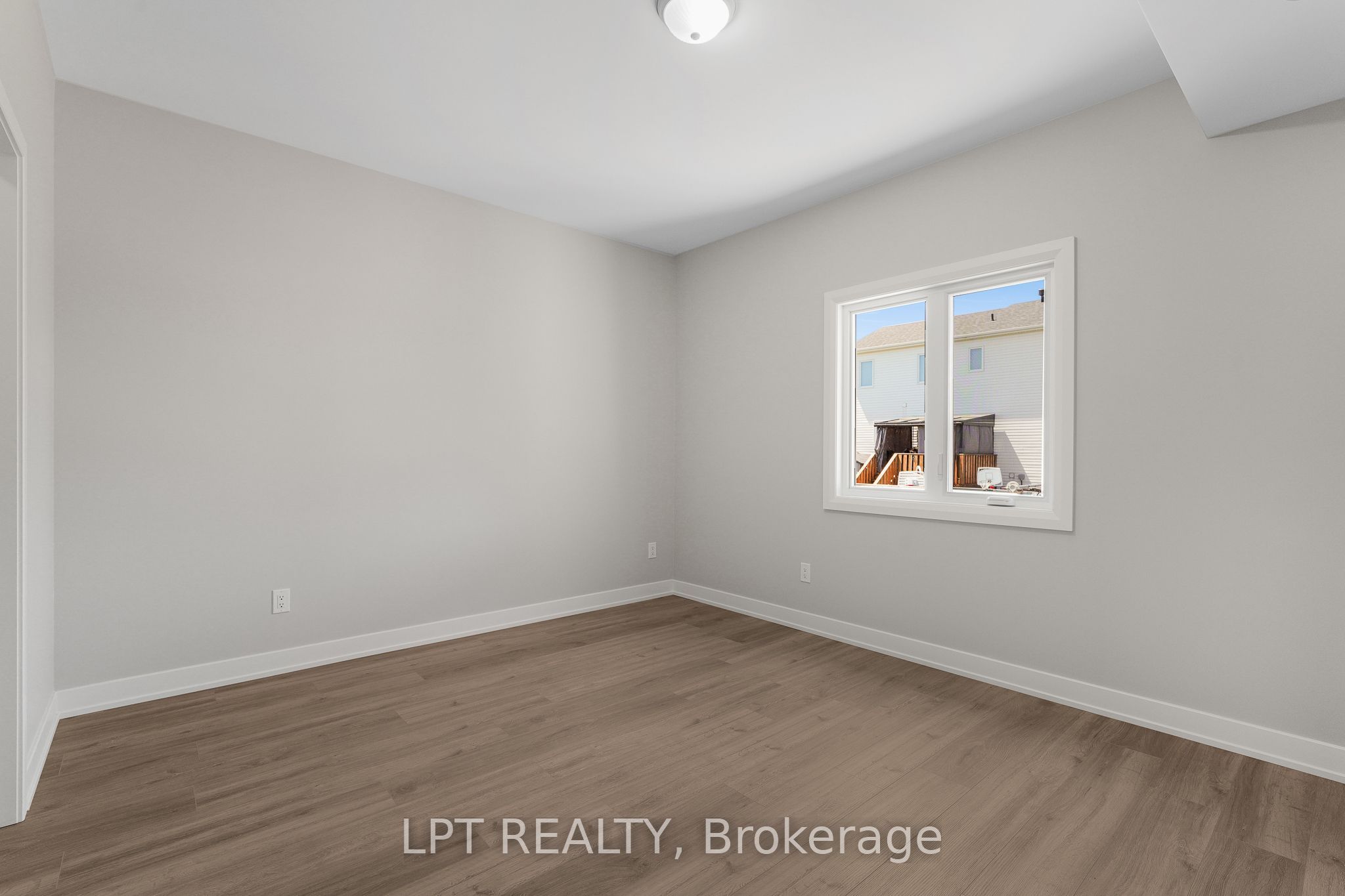 960 Katia Street Property Photo 14