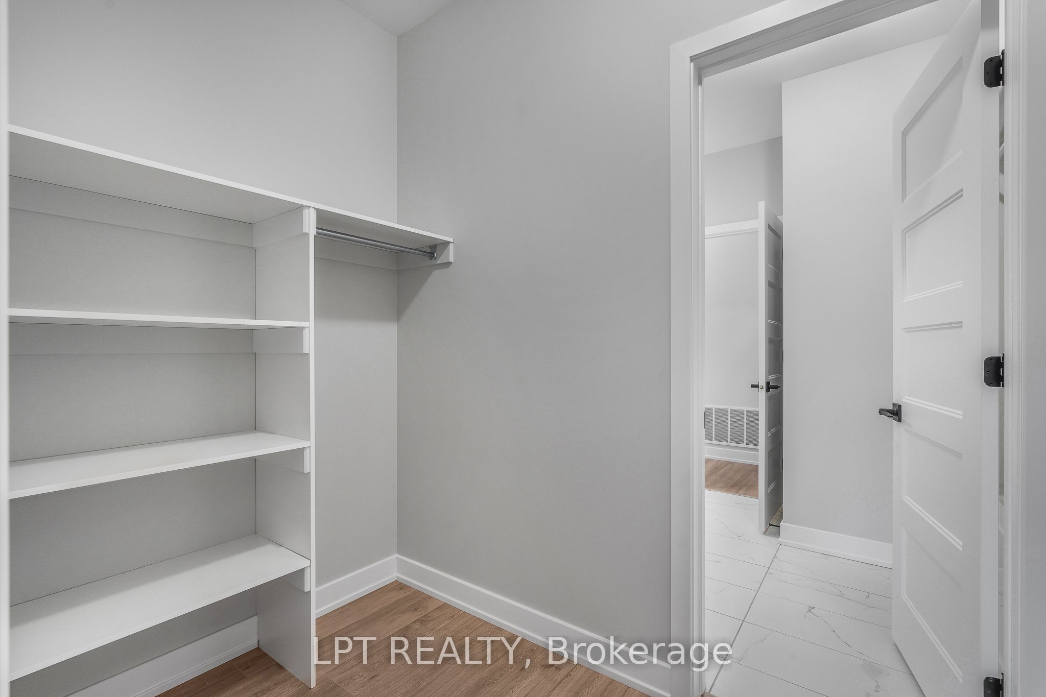 960 Katia Street Property Photo 16