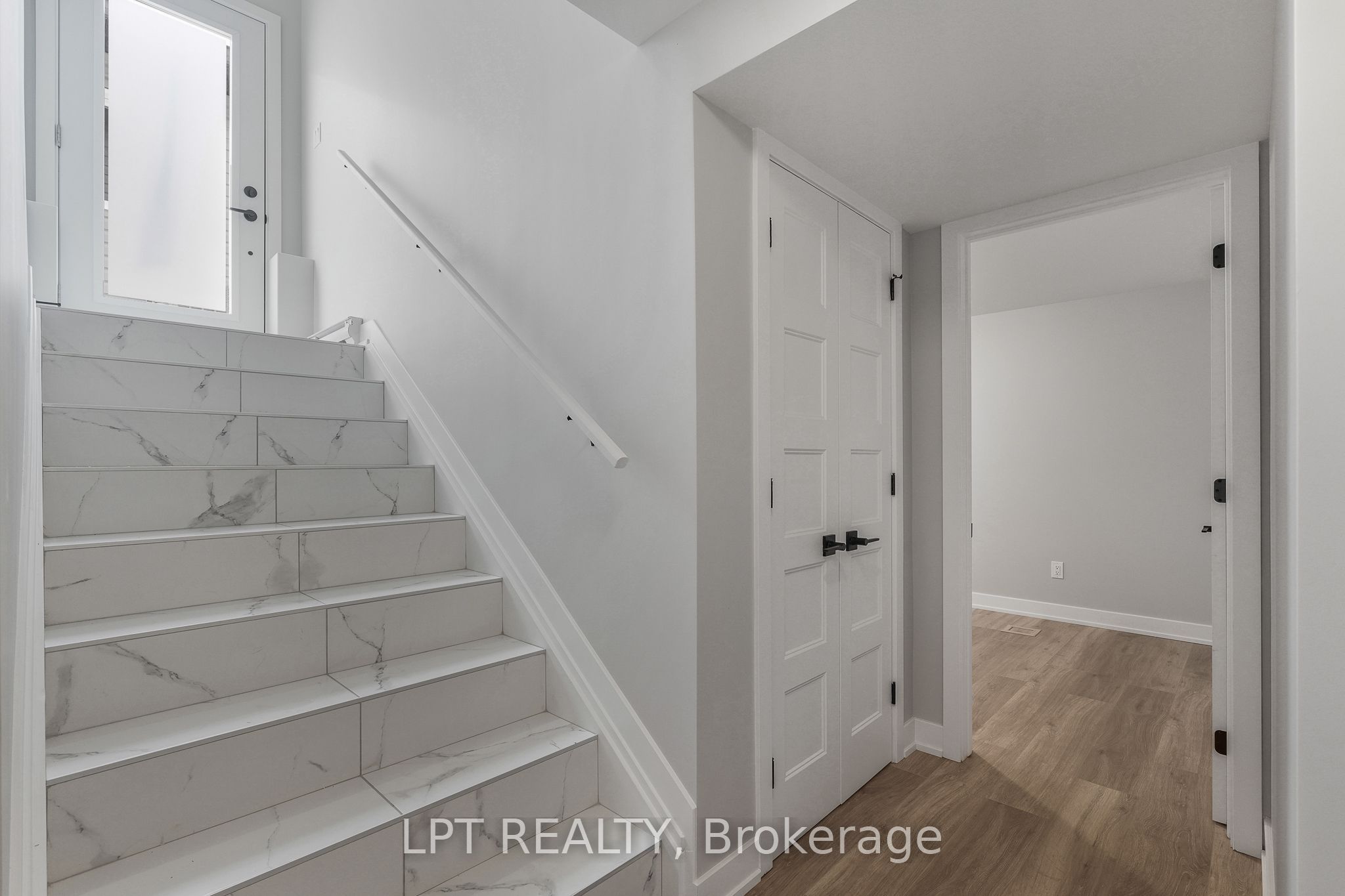 960 Katia Street Property Photo 21