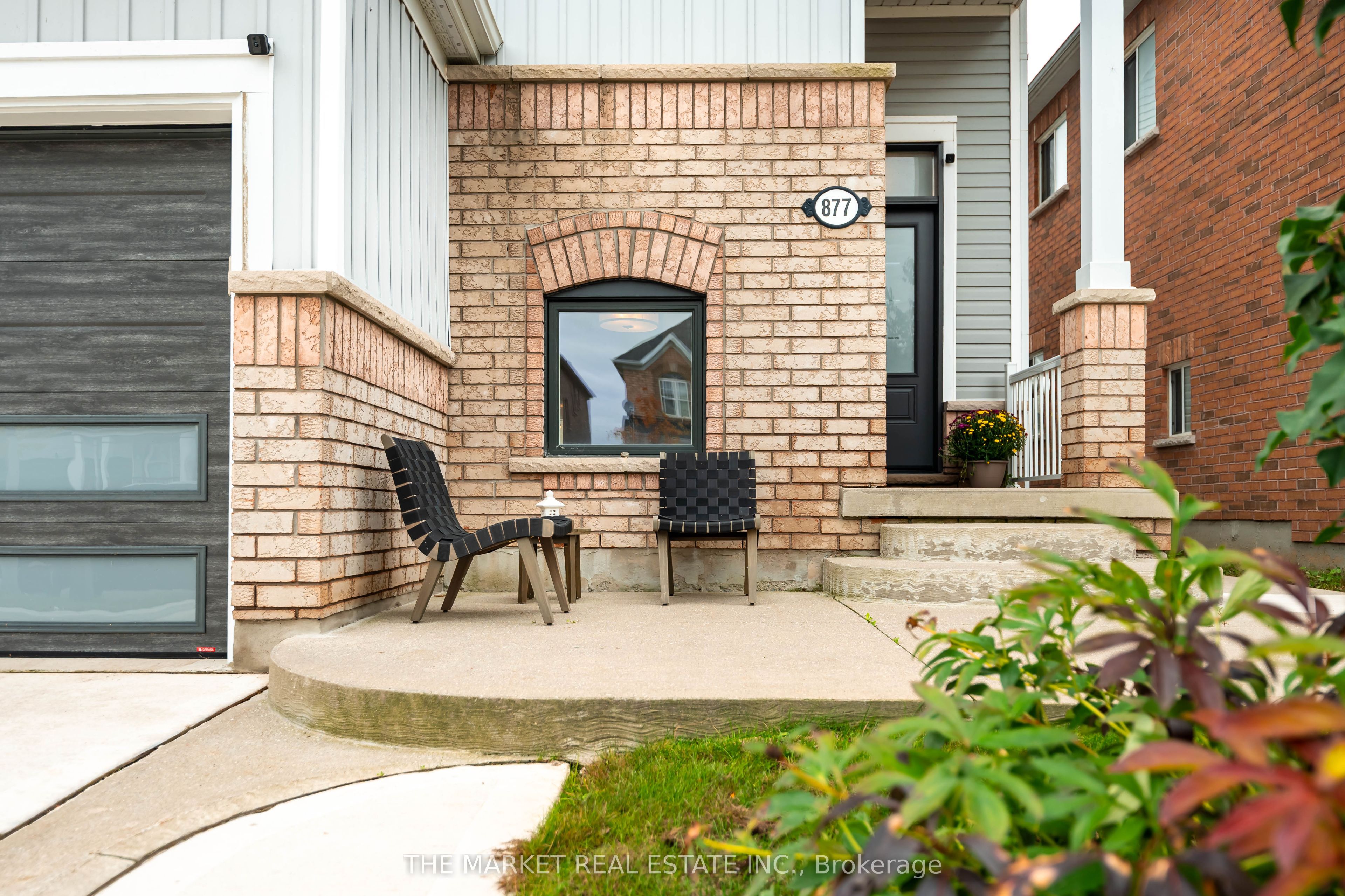 877 O'reilly Crescent Property Photo 3