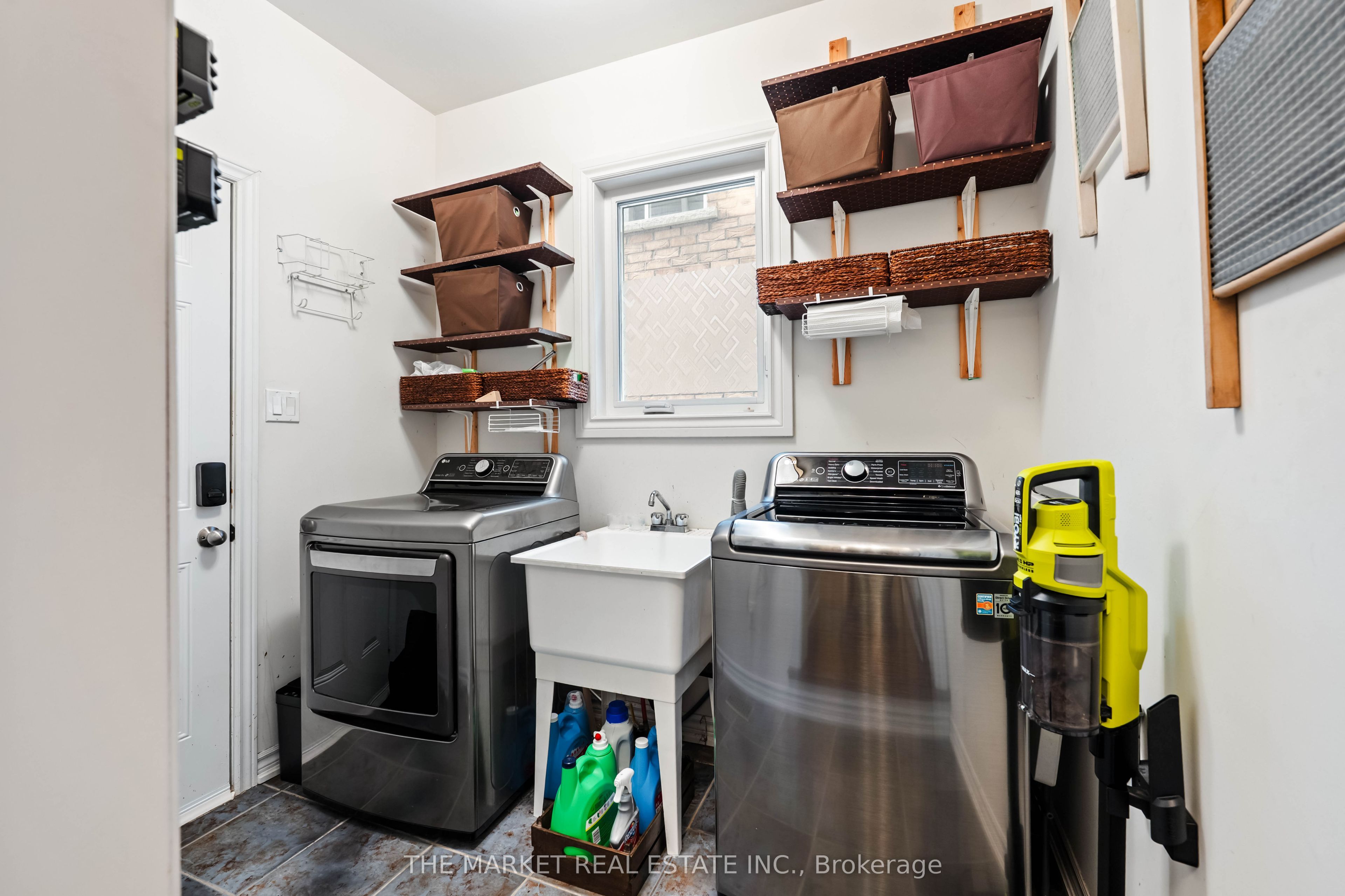 877 O'reilly Crescent Property Photo 25