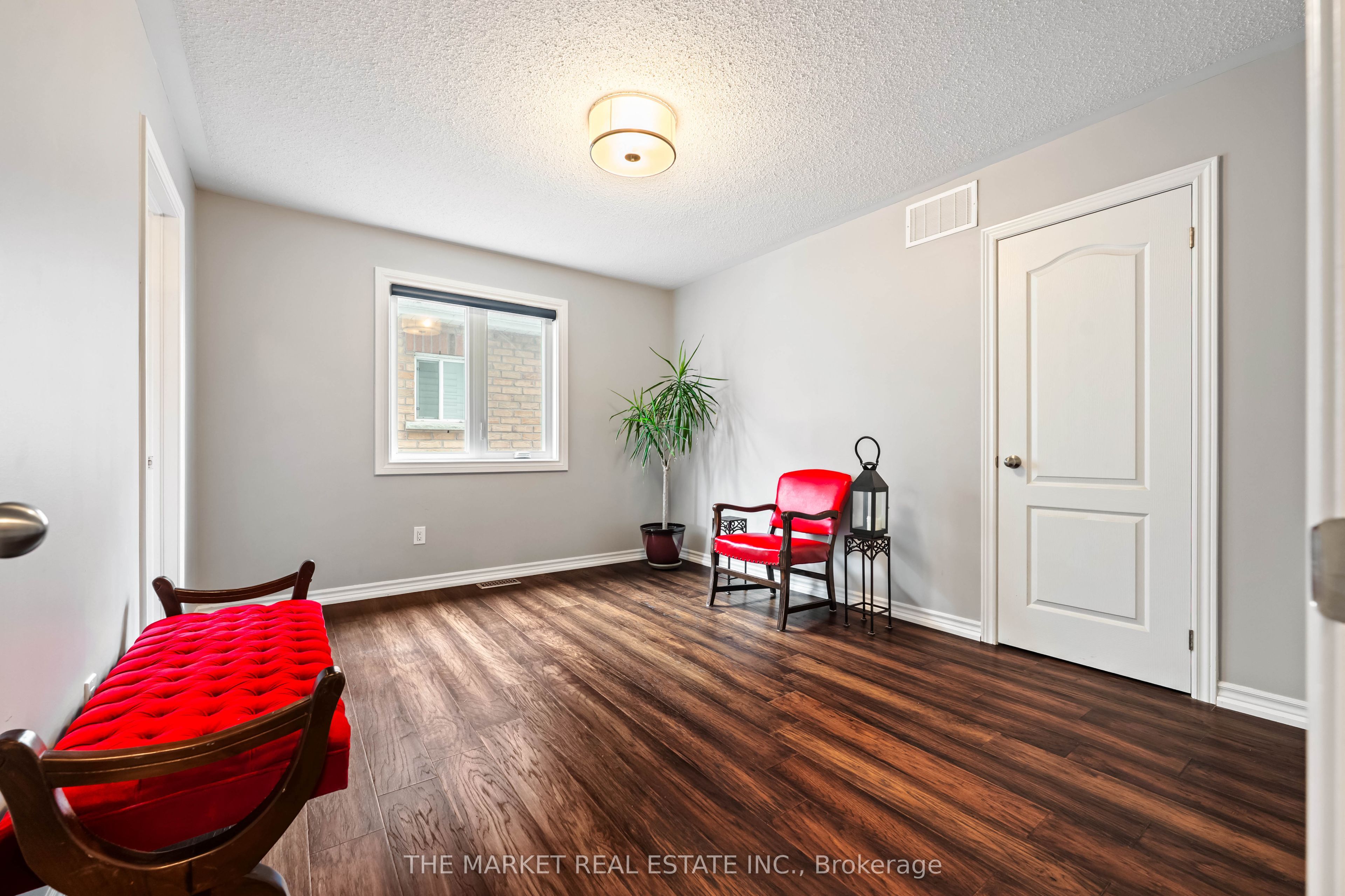 877 O'reilly Crescent Property Photo 34