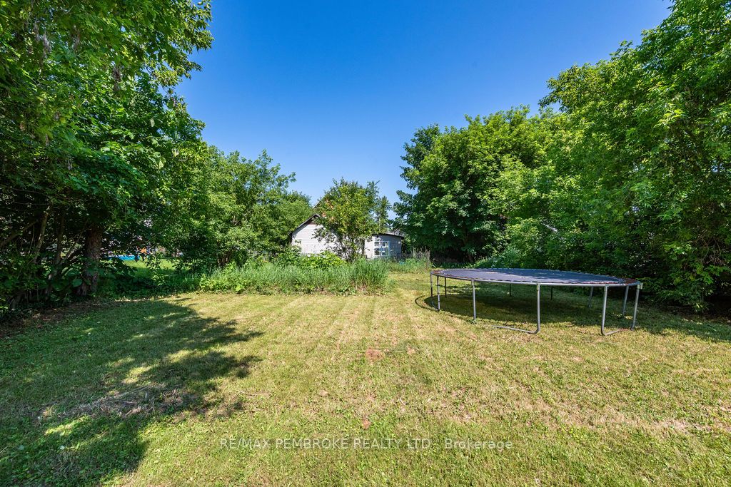 459 Somerset Street Property Photo 4
