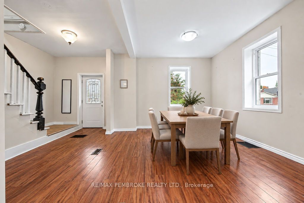 459 Somerset Street Property Photo 4
