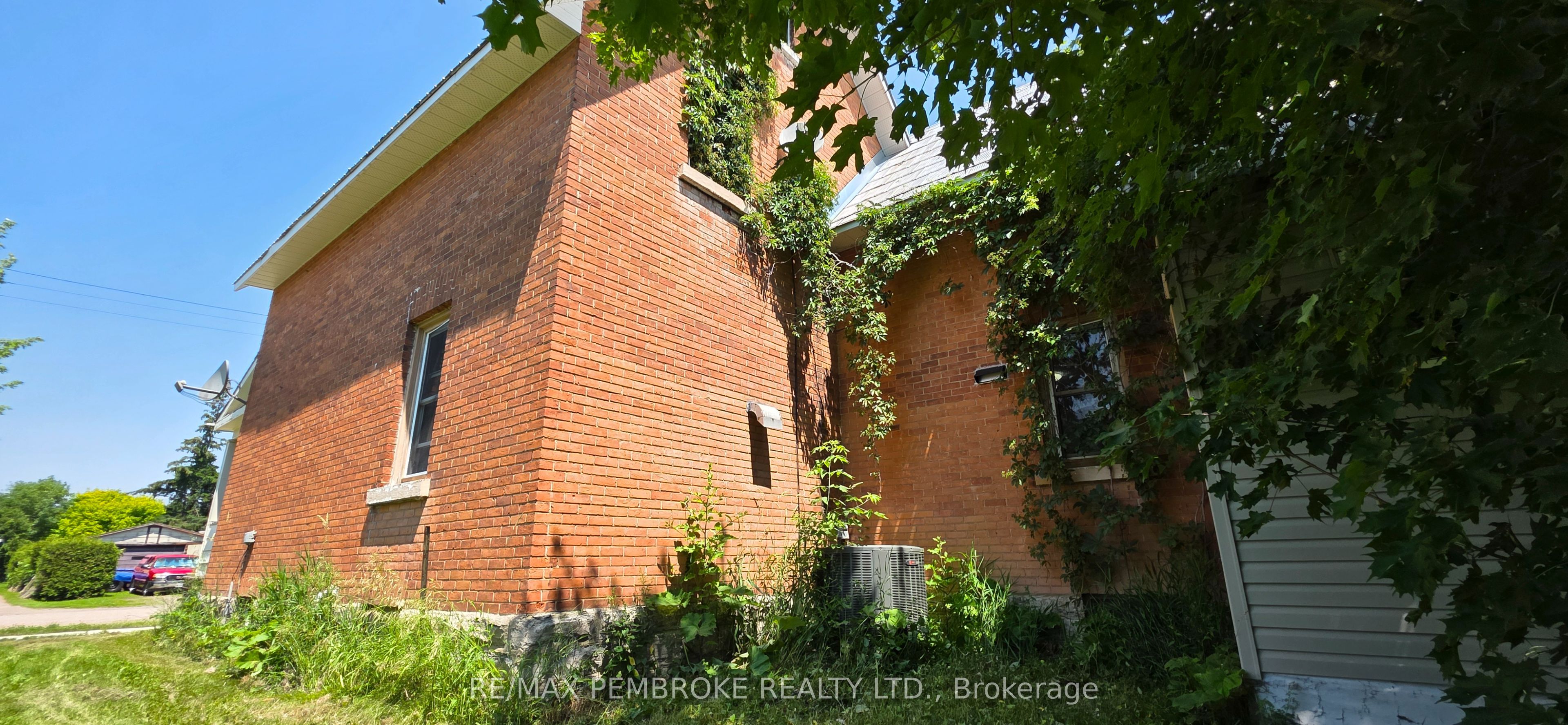 459 Somerset Street Property Photo 7