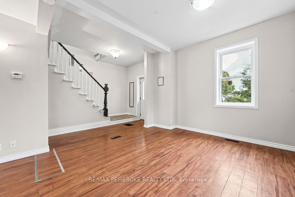 459 Somerset Street Property Photo 10