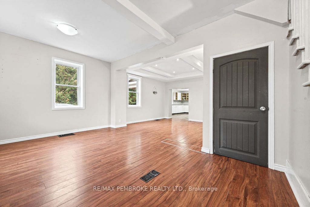 459 Somerset Street Property Photo 11