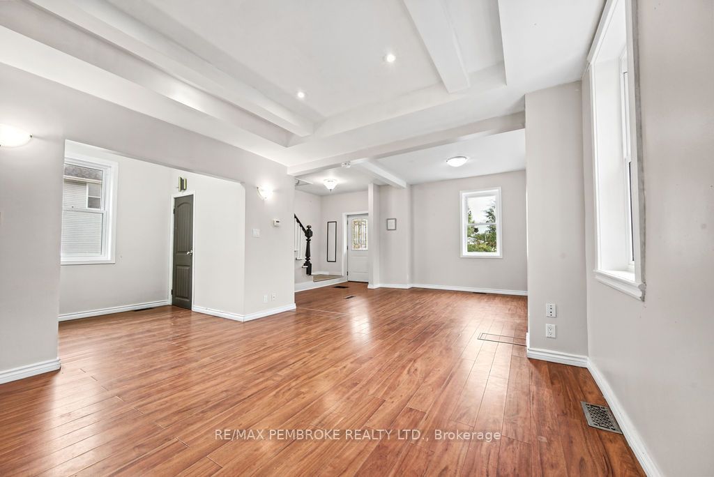 459 Somerset Street Property Photo 16