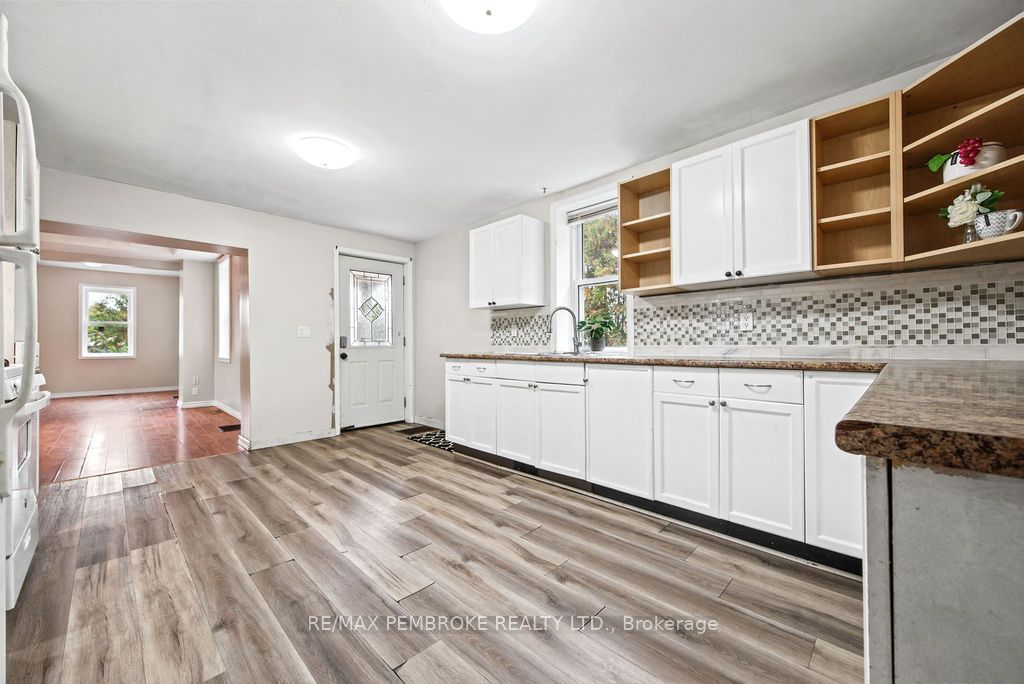 459 Somerset Street Property Photo 19