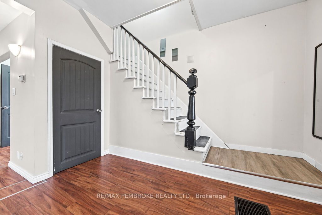 459 Somerset Street Property Photo 23