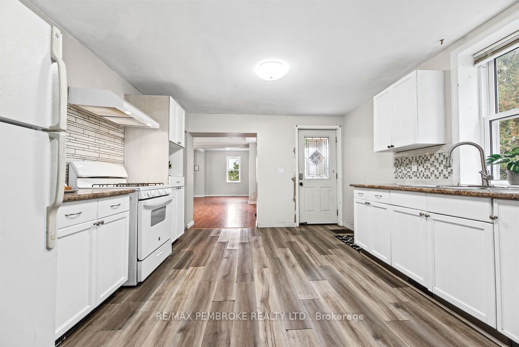 459 Somerset Street Property Photo 23