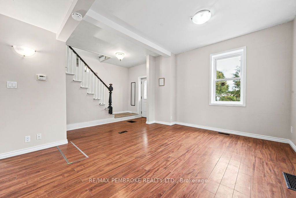 459 Somerset Street Property Photo 24