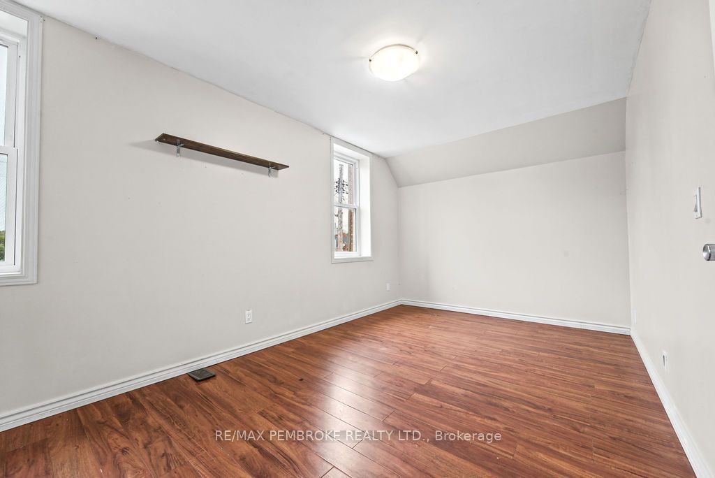 459 Somerset Street Property Photo 28