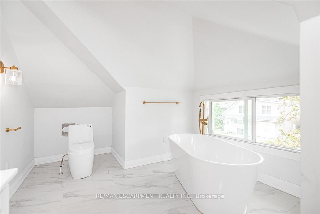 203 Brock Street Property Photo 19