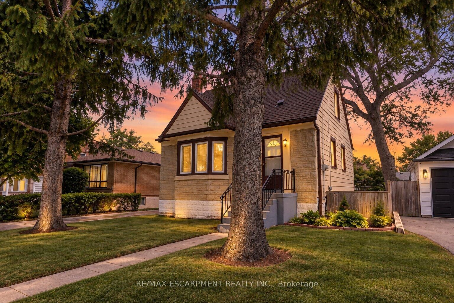 269 Queensdale Avenue E Property Photo 1