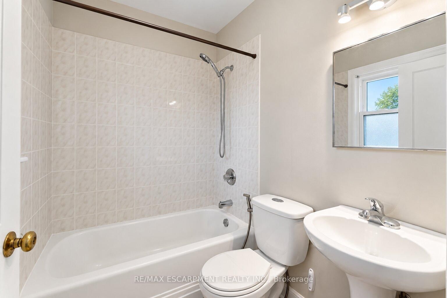 269 Queensdale Avenue E Property Photo 19