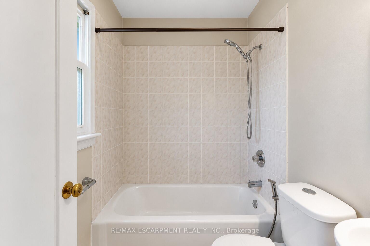 269 Queensdale Avenue E Property Photo 20