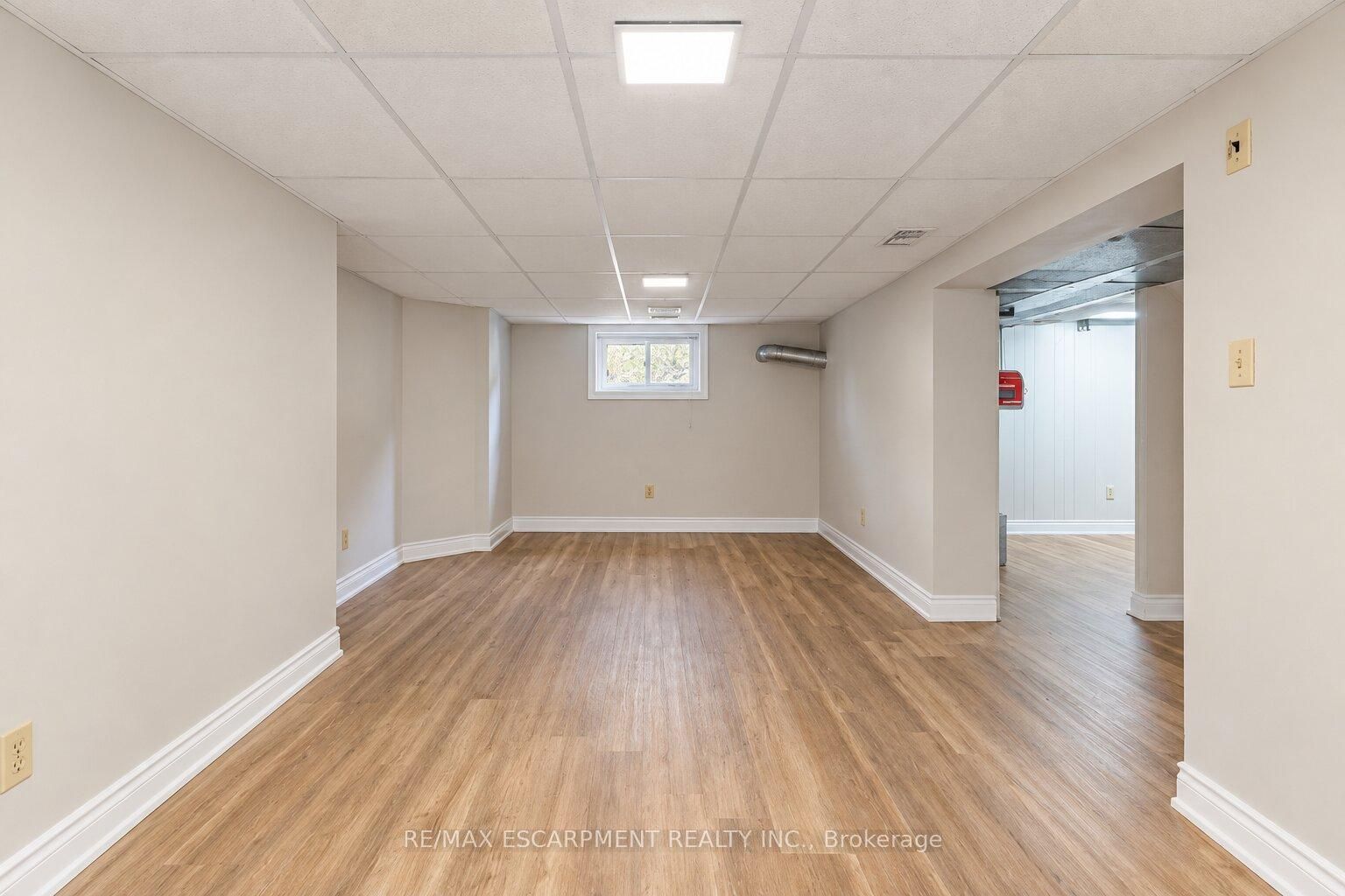 269 Queensdale Avenue E Property Photo 33