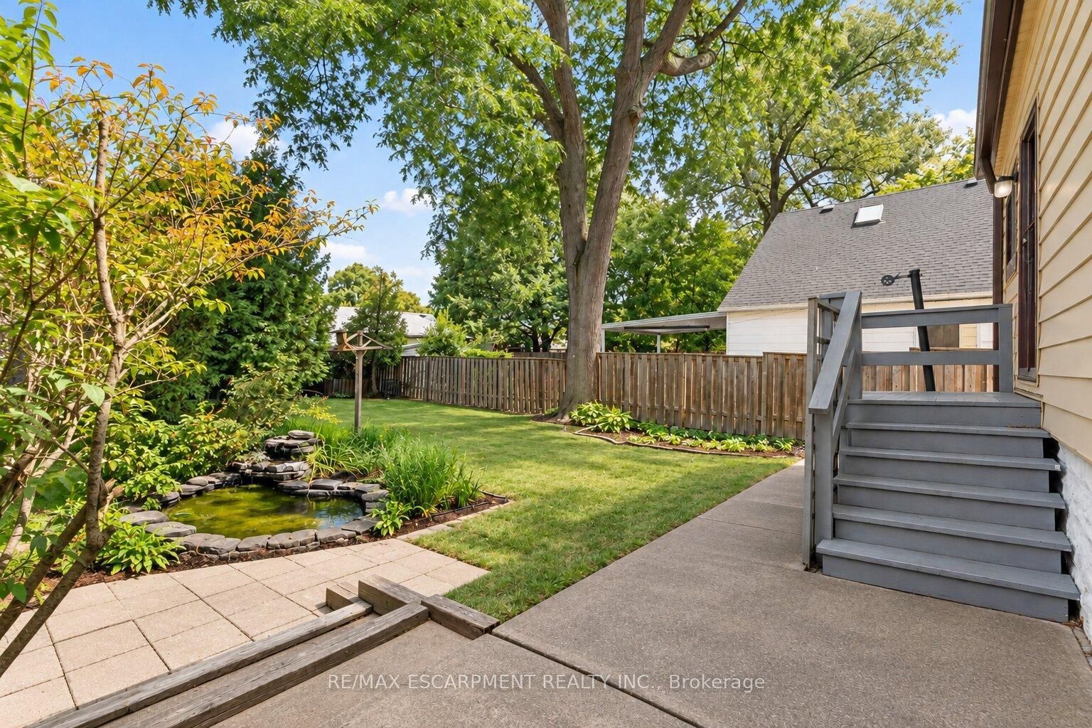 269 Queensdale Avenue E Property Photo 40
