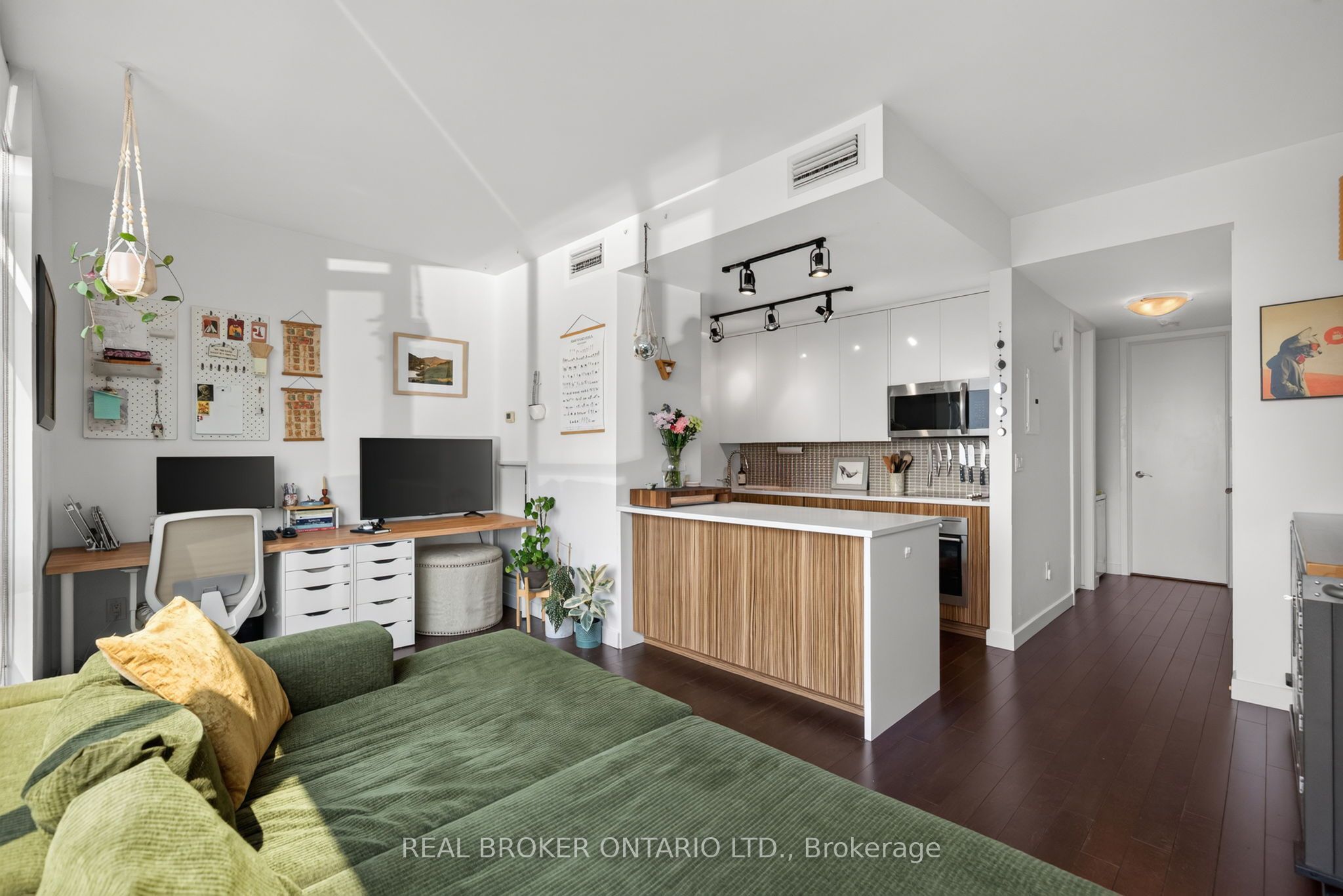 201 Parkdale Avenue 1506 Property Photo 4