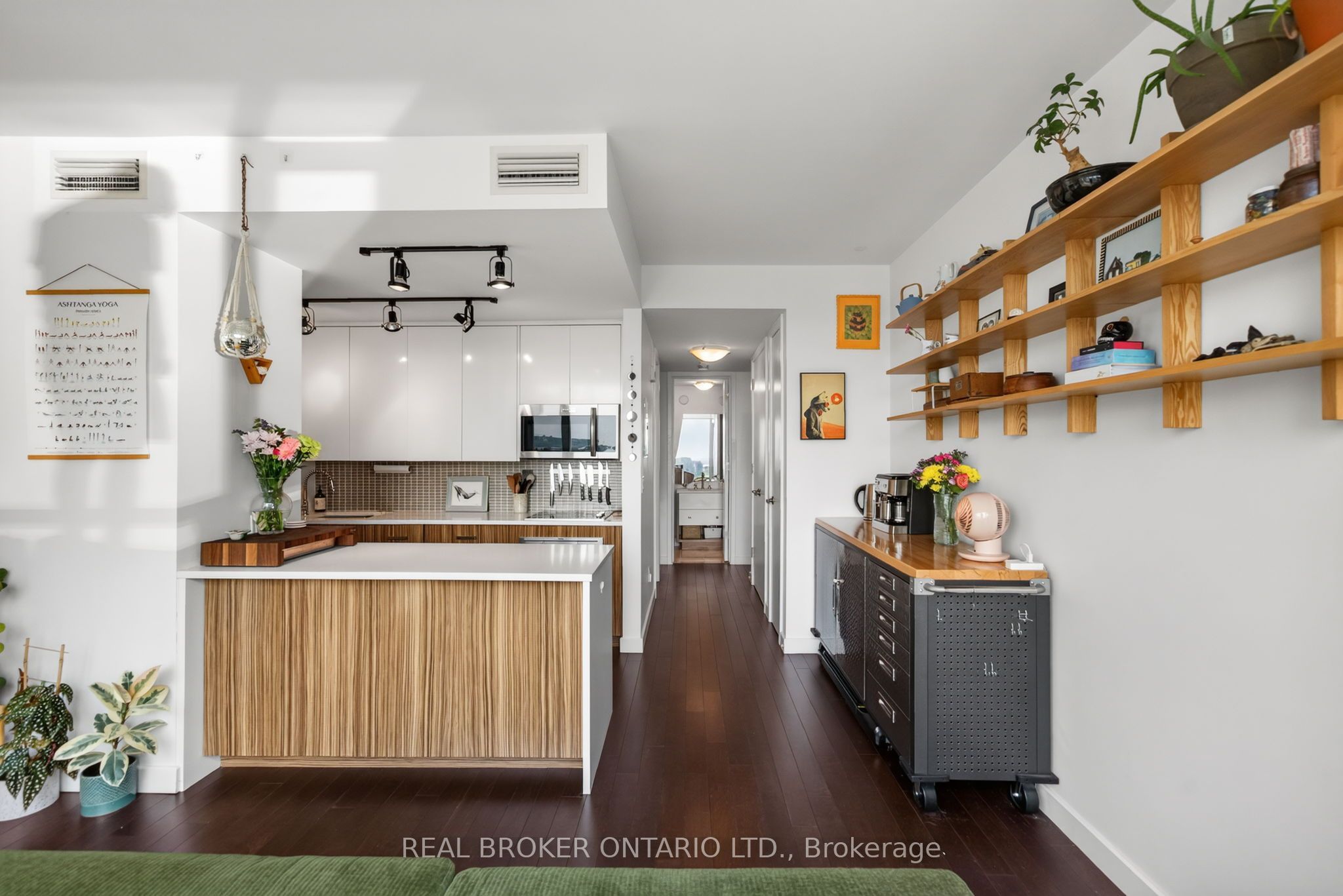 201 Parkdale Avenue 1506 Property Photo 6