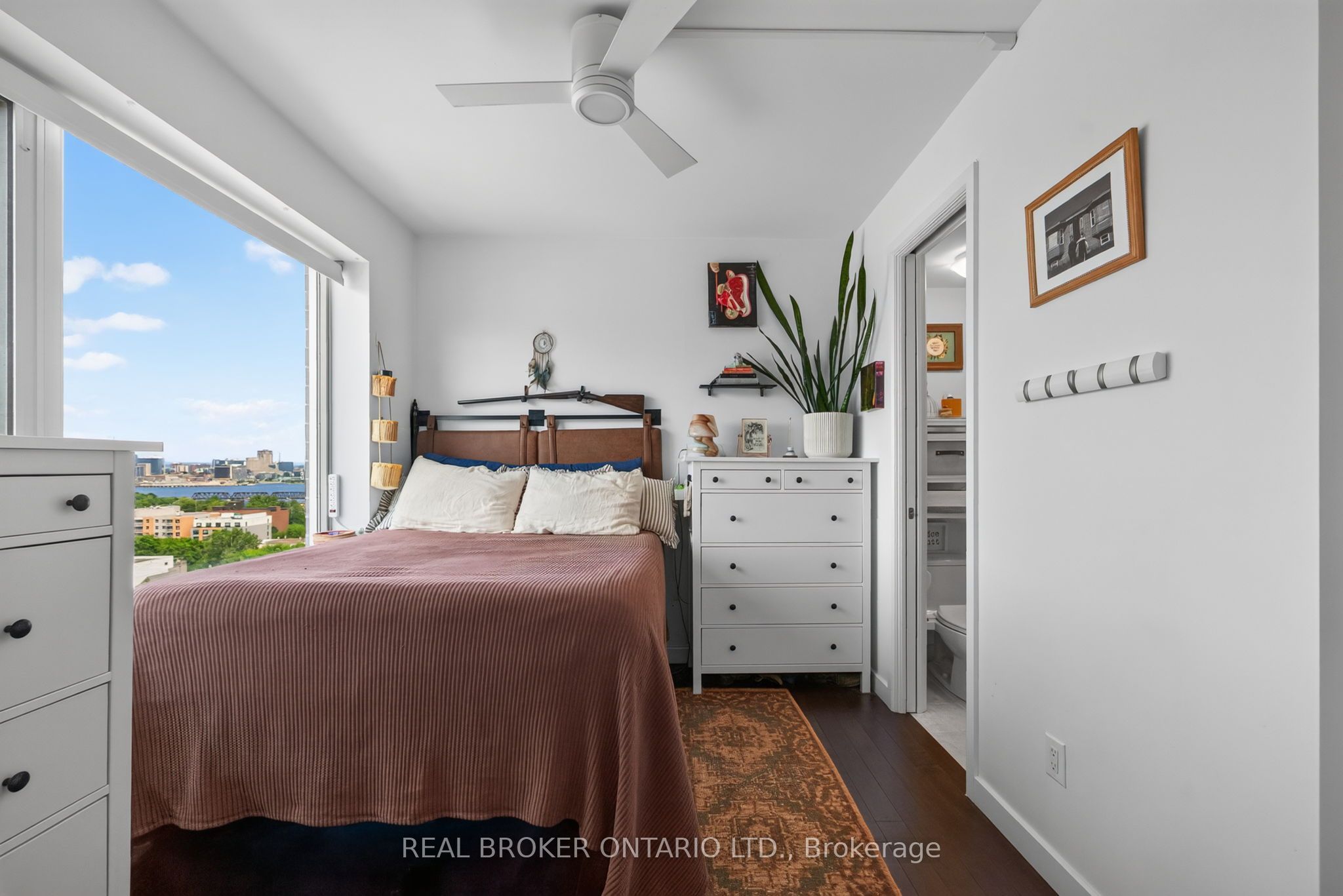 201 Parkdale Avenue 1506 Property Photo 19