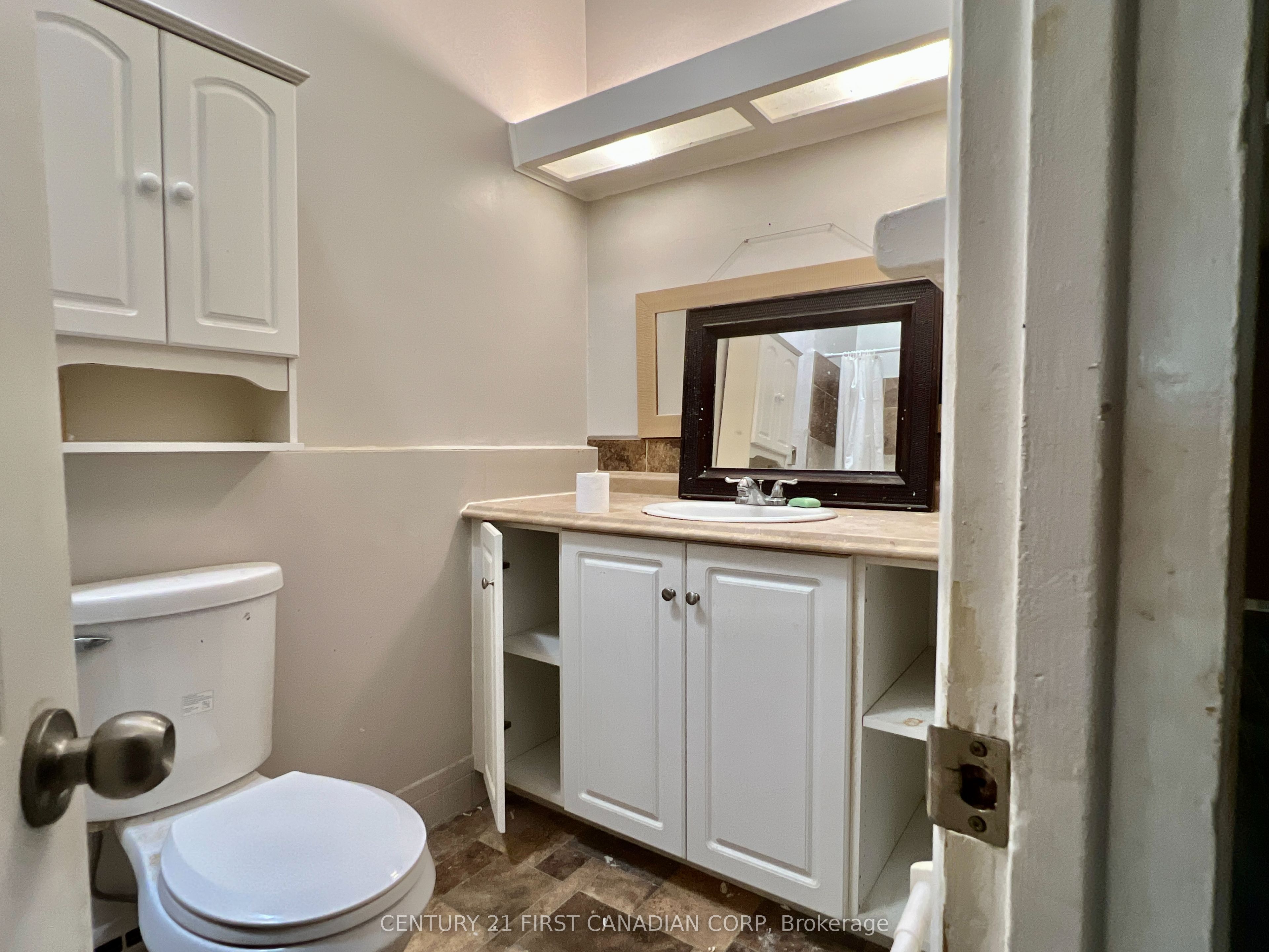 40 Arbour Glen Crescent Property Photo 10
