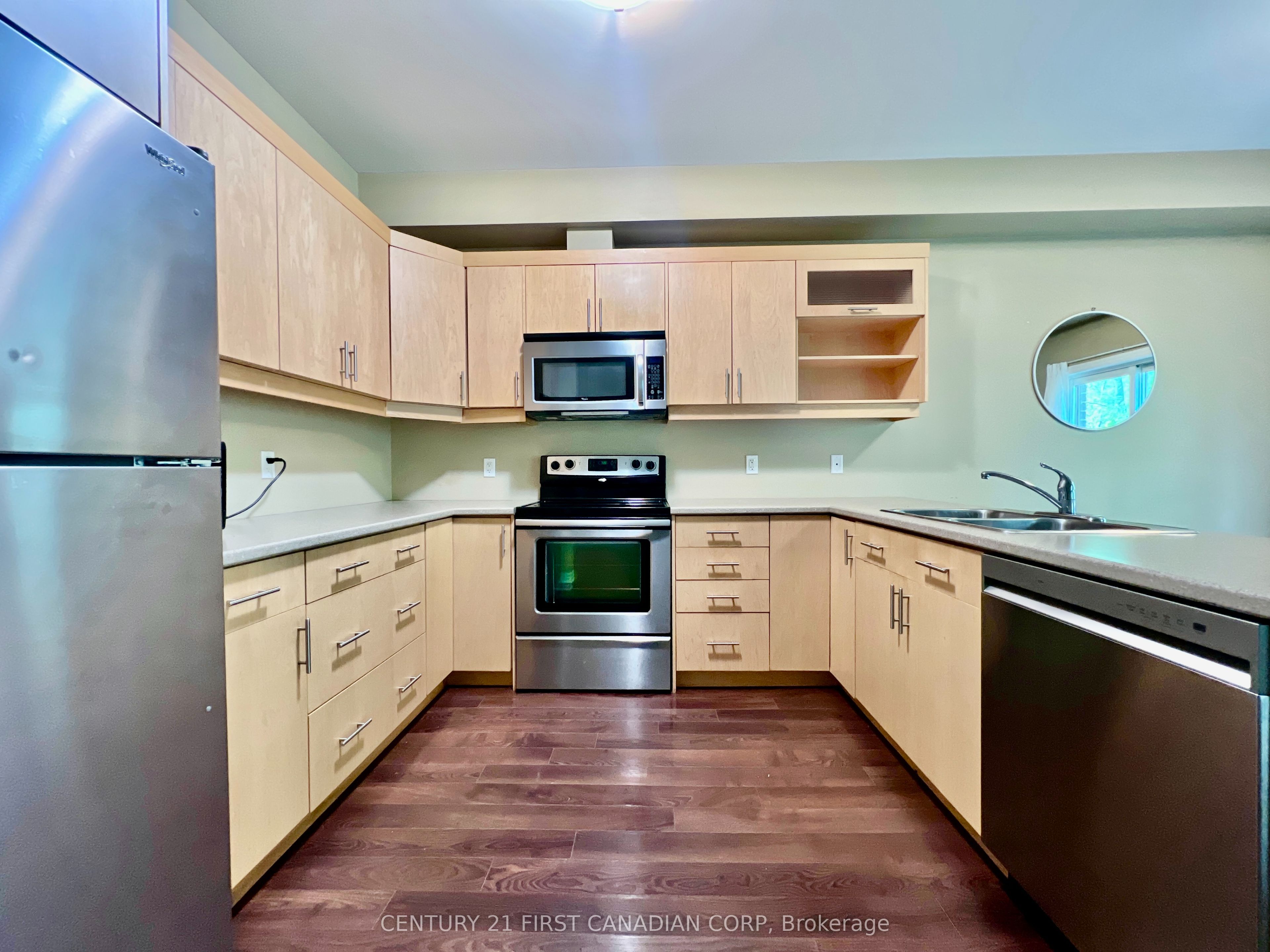 112 North Centre Road 45 Property Photo 2