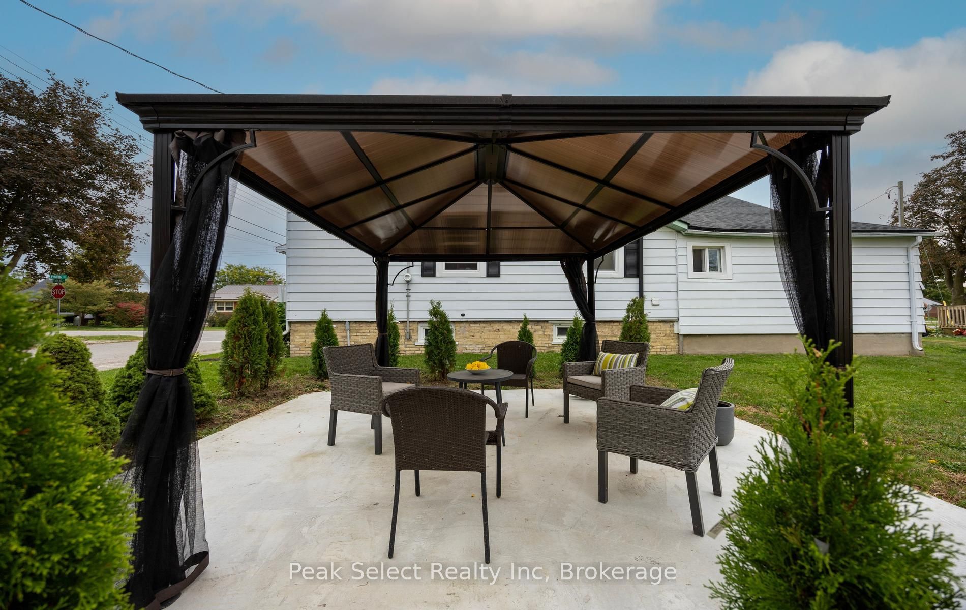 103 Park Street Property Photo 2