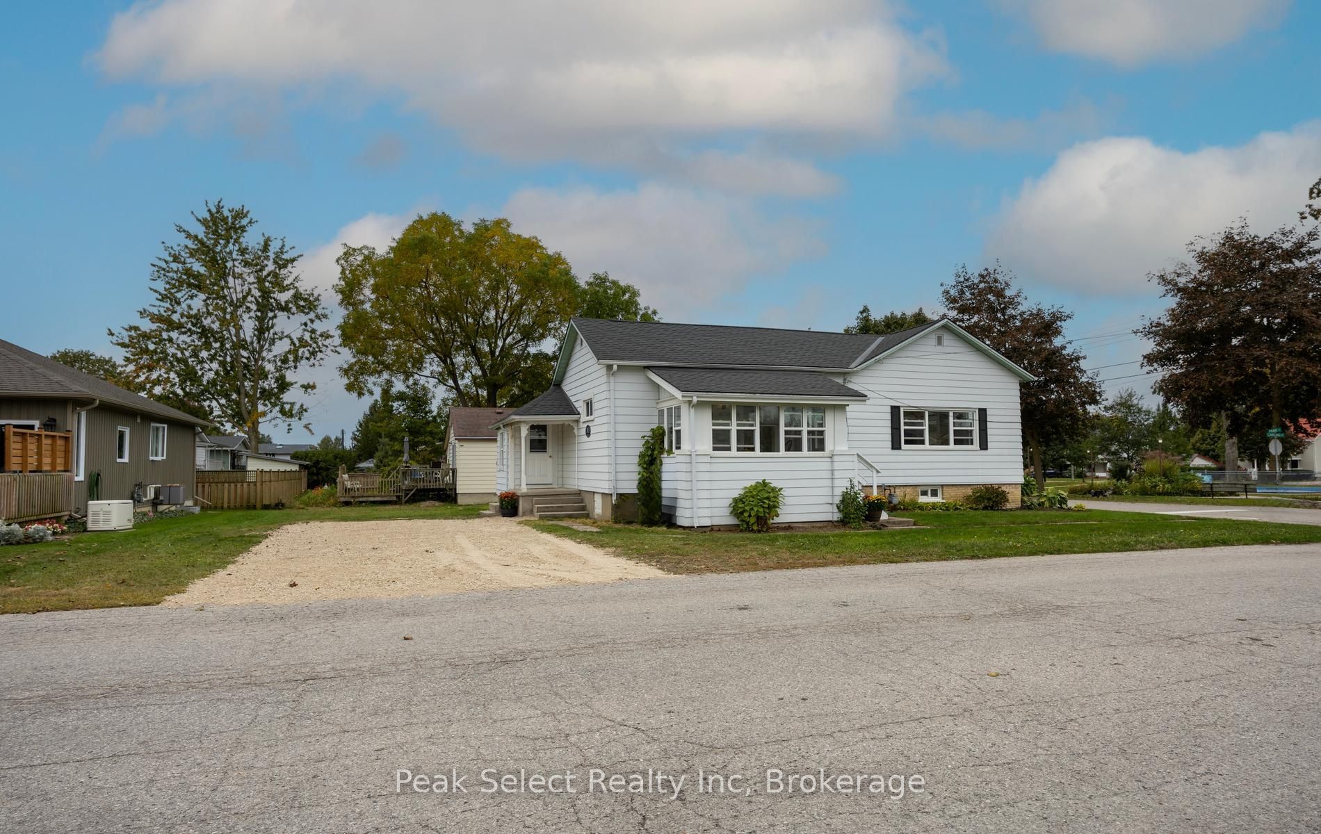 103 Park Street Property Photo 3
