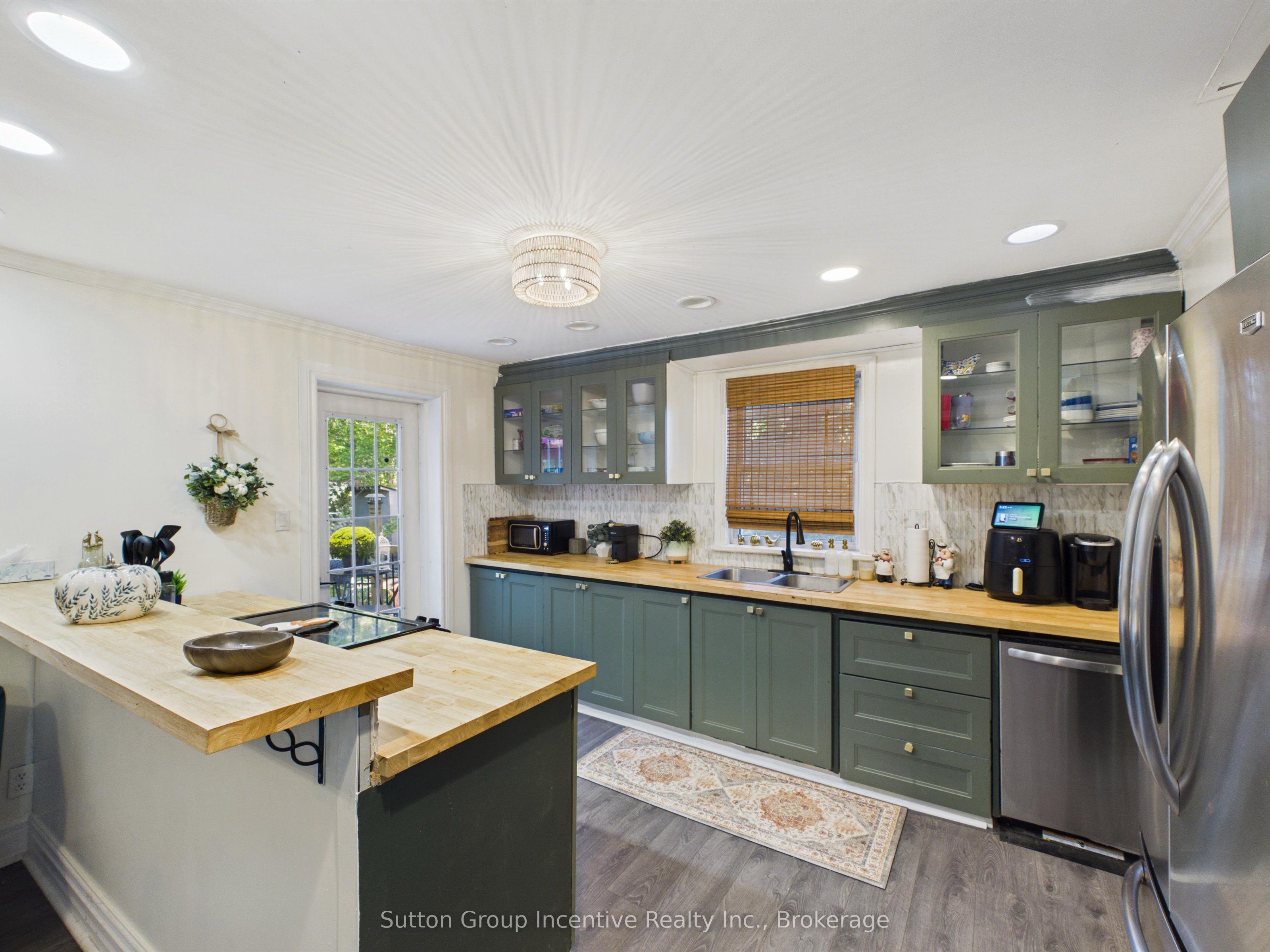 57 Woodward Street Property Photo 9