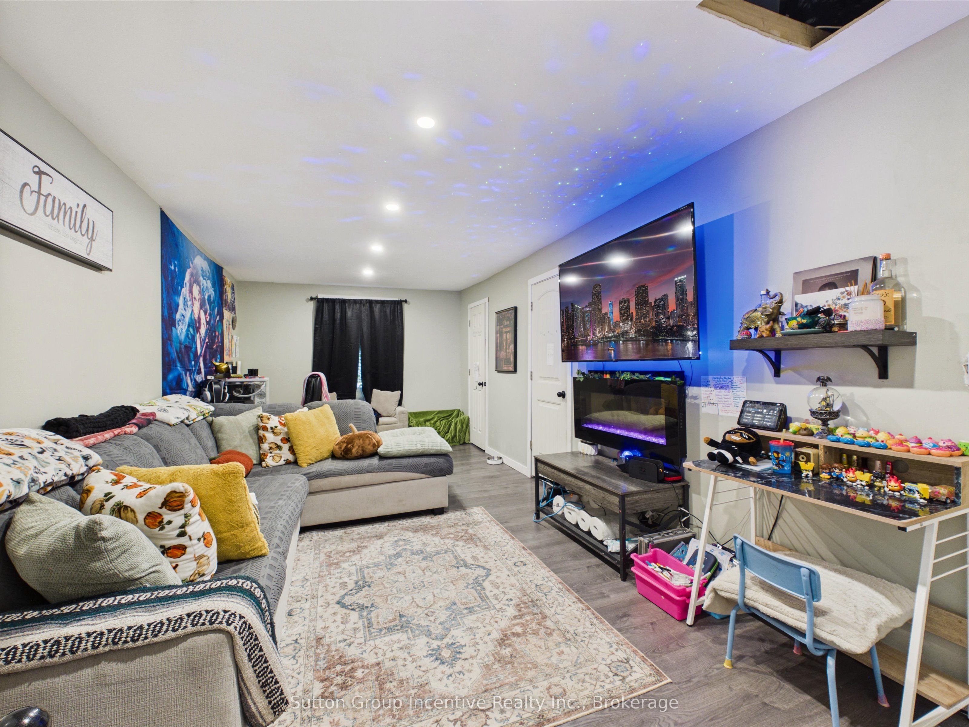 57 Woodward Street Property Photo 13