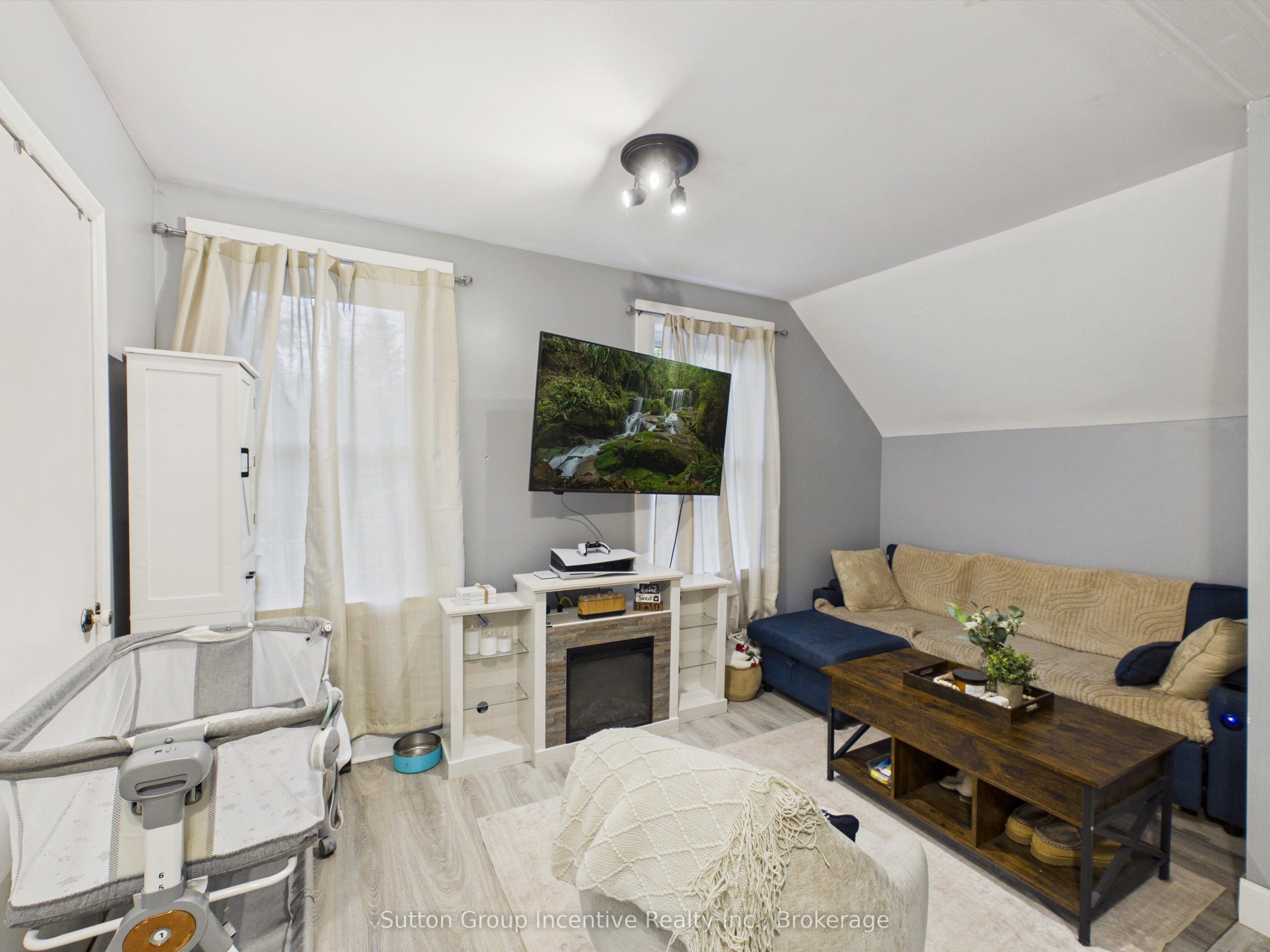 57 Woodward Street Property Photo 19