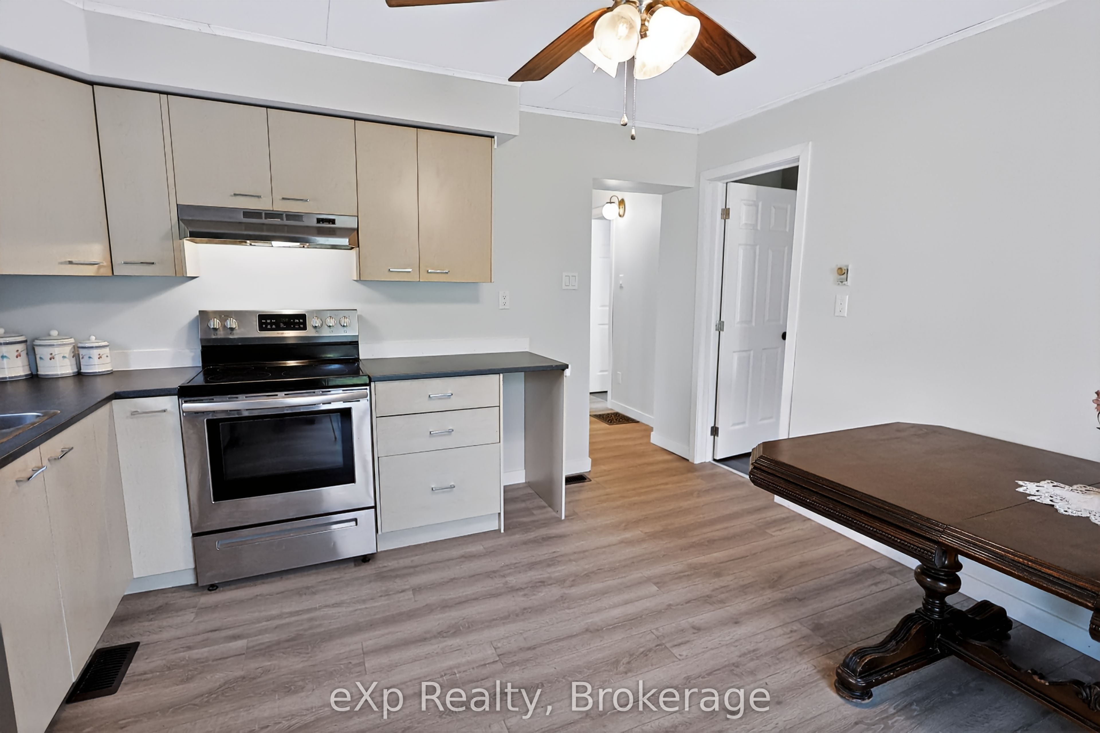75 Walford Road Property Photo 7