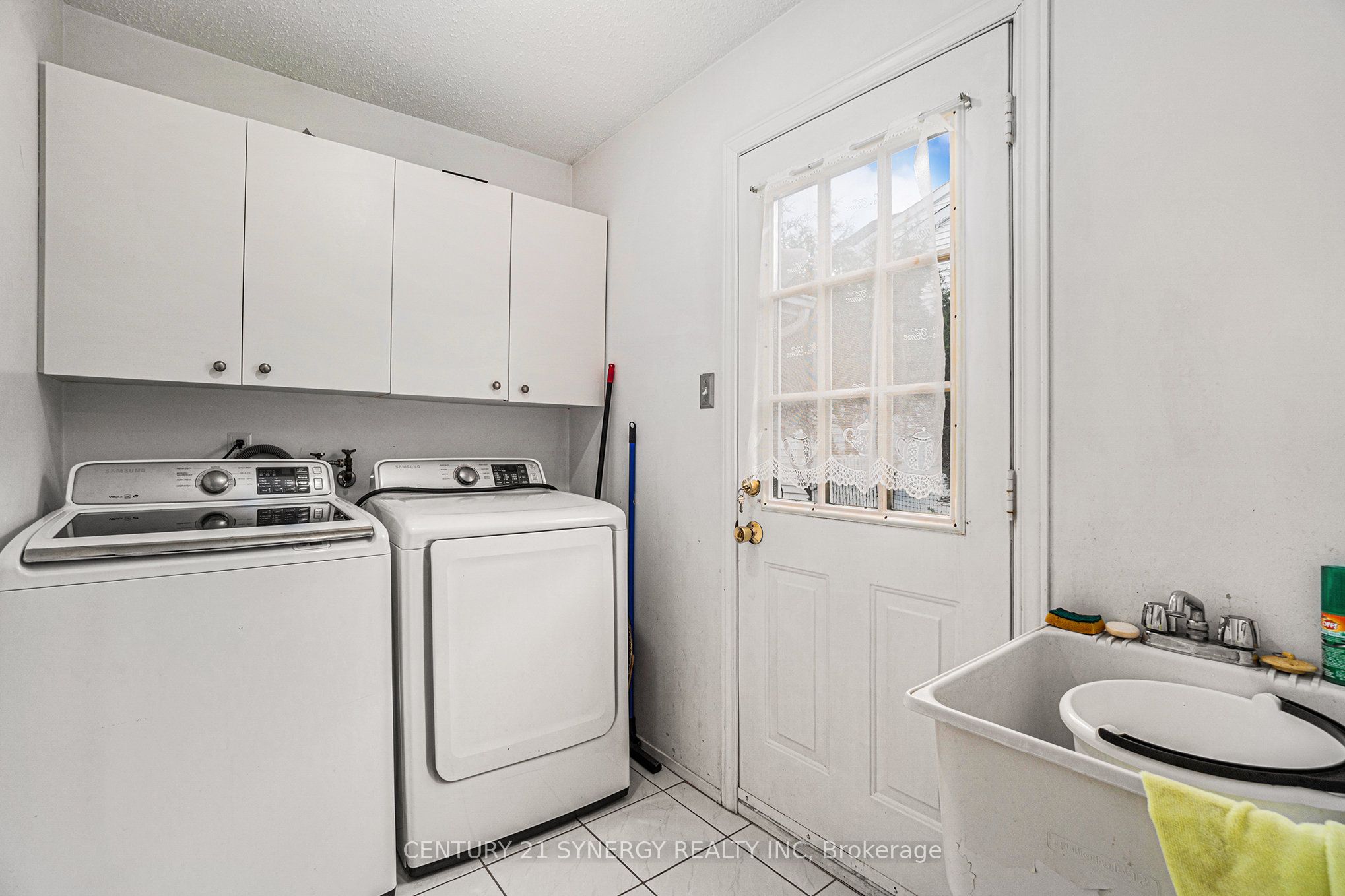 6415 Viseneau Drive Property Photo 15