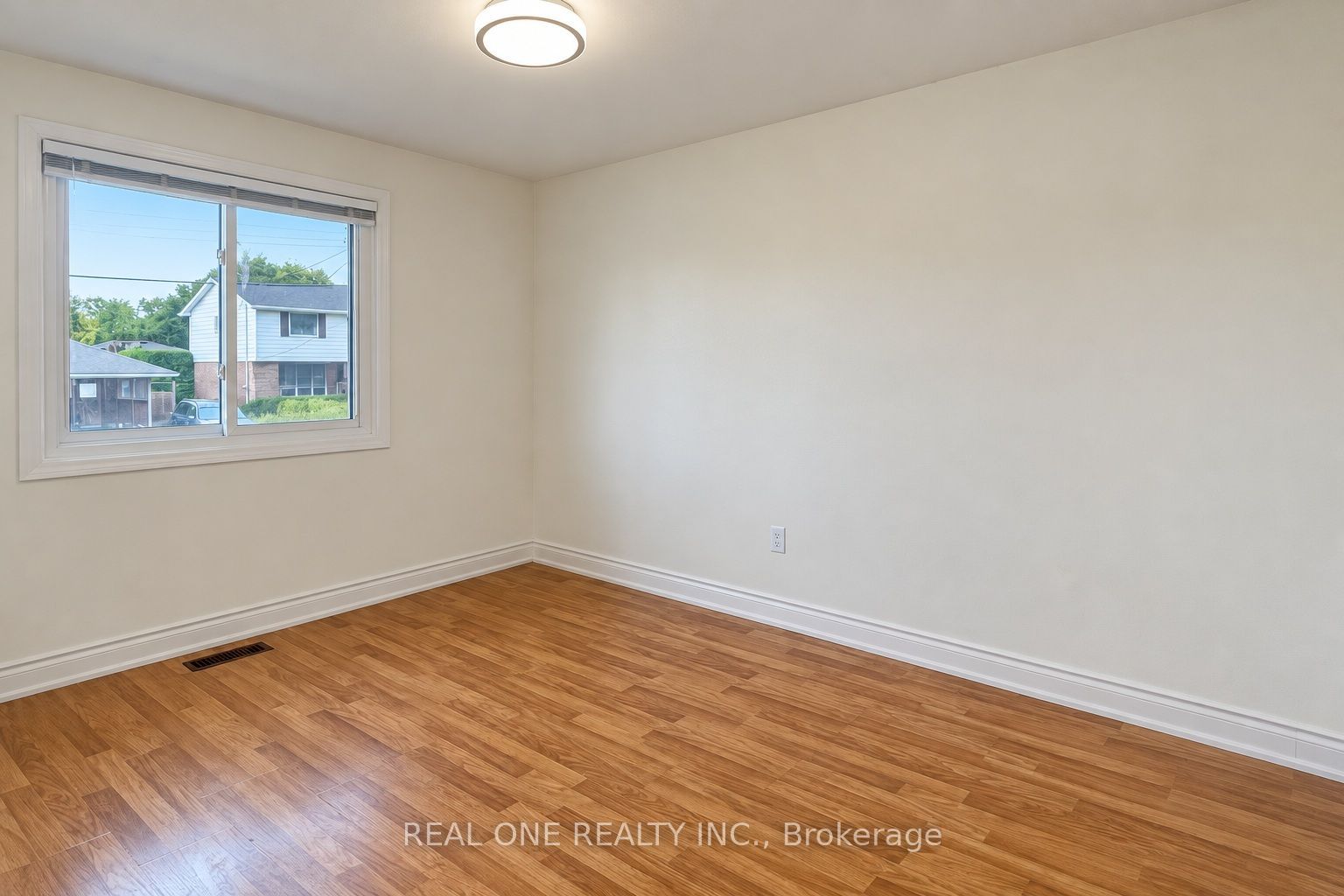 41 Marlowe Drive Upper Property Photo 18