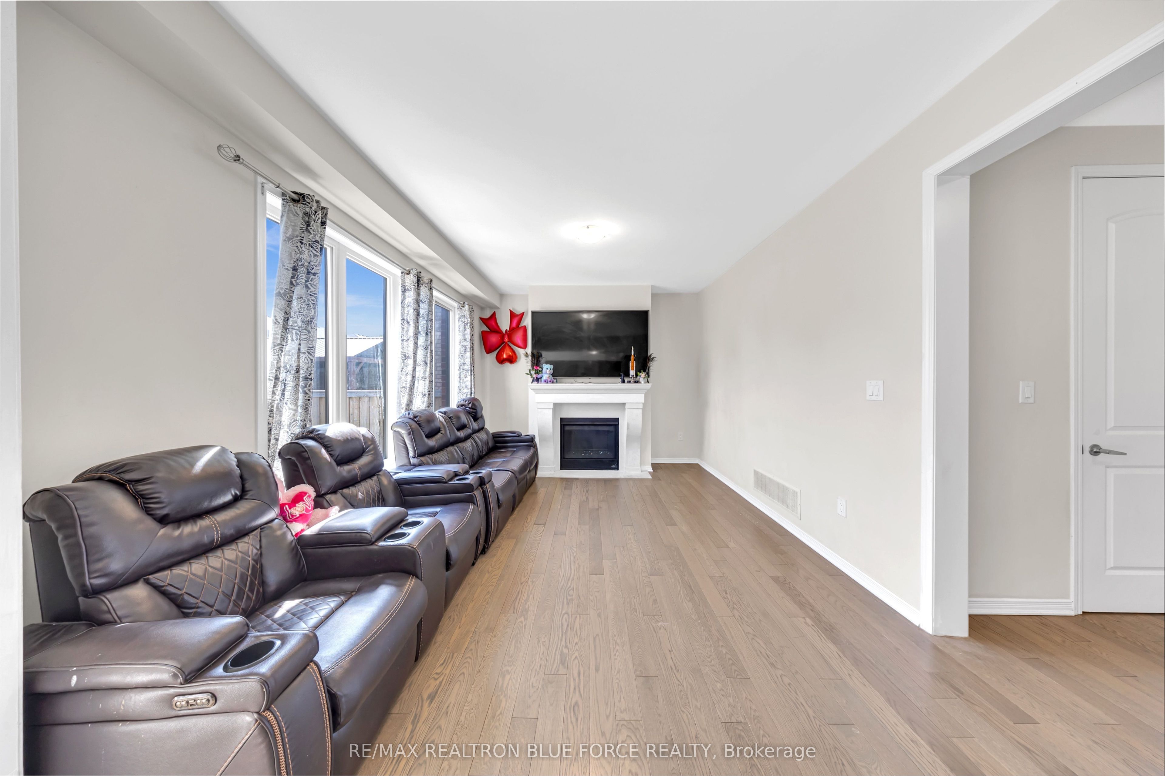 43 July Avenue Property Photo 8