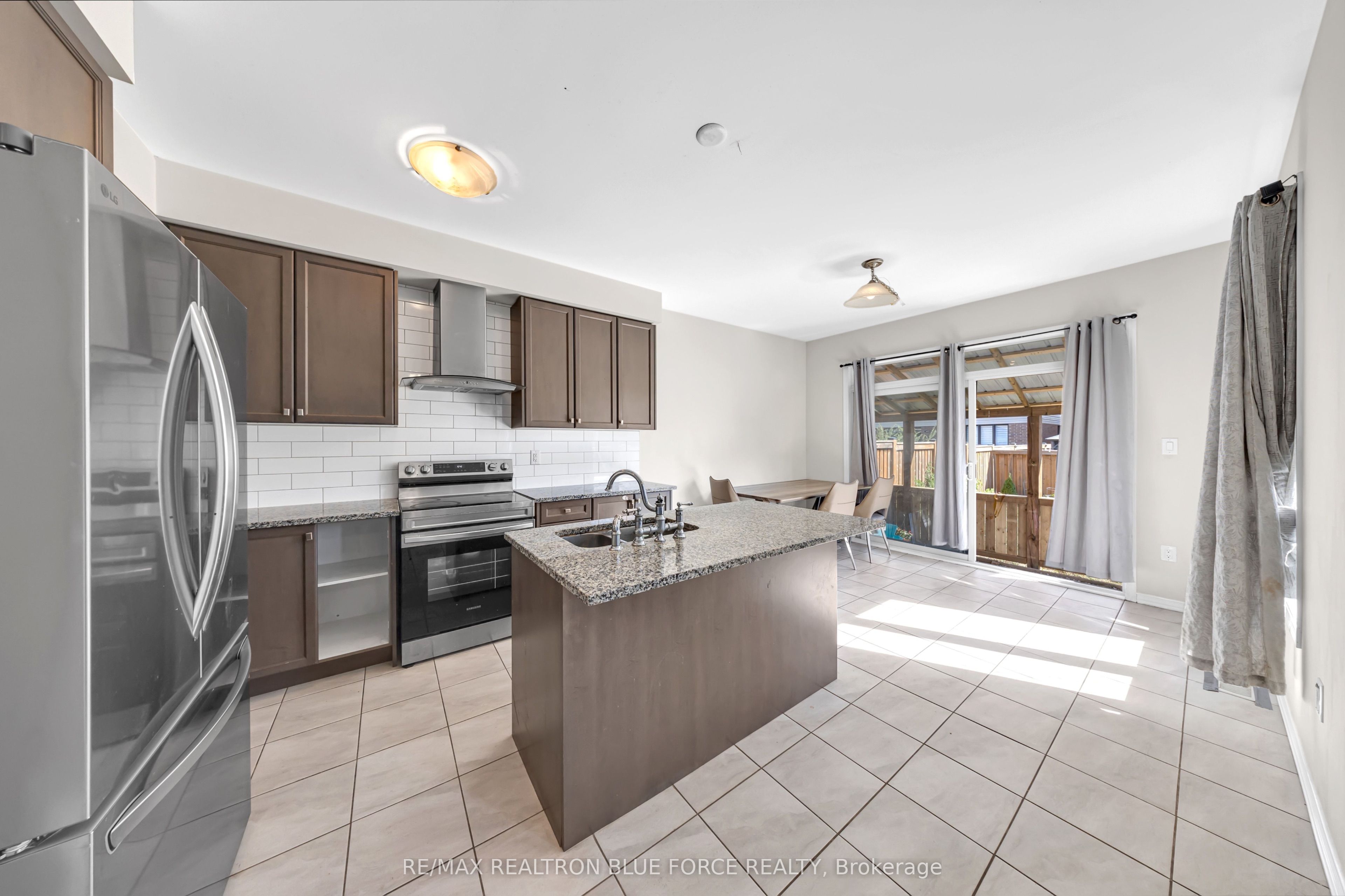 43 July Avenue Property Photo 10