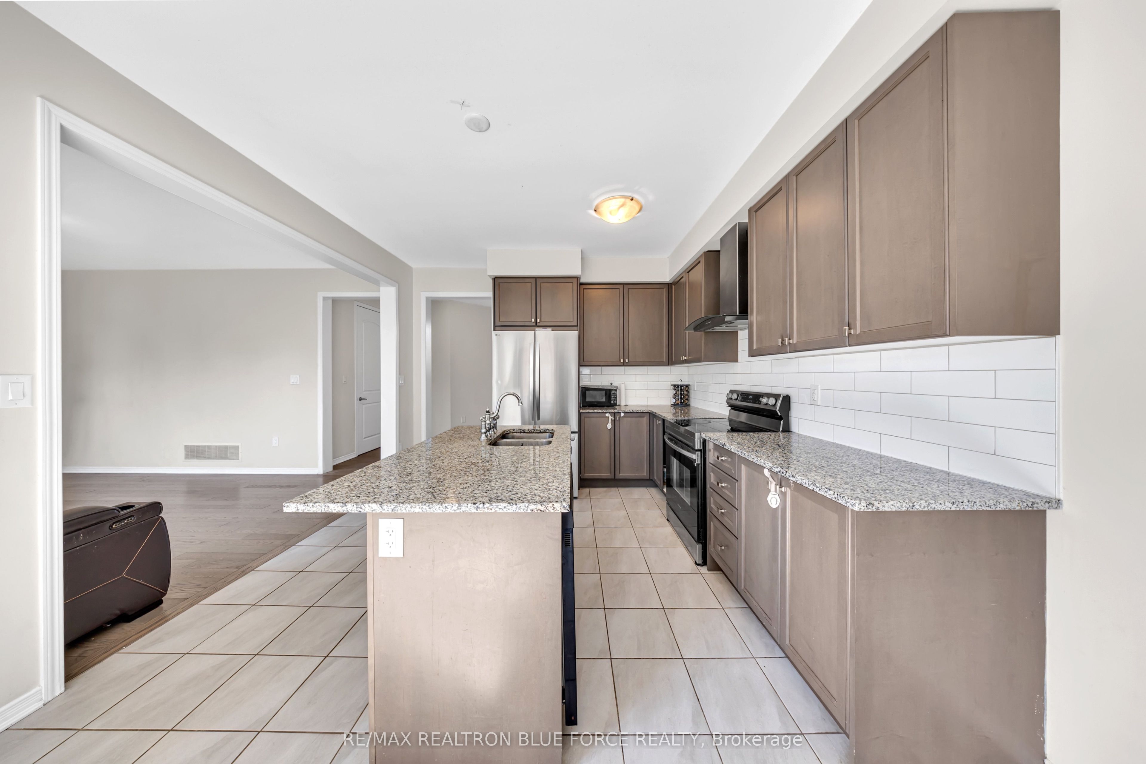 43 July Avenue Property Photo 12