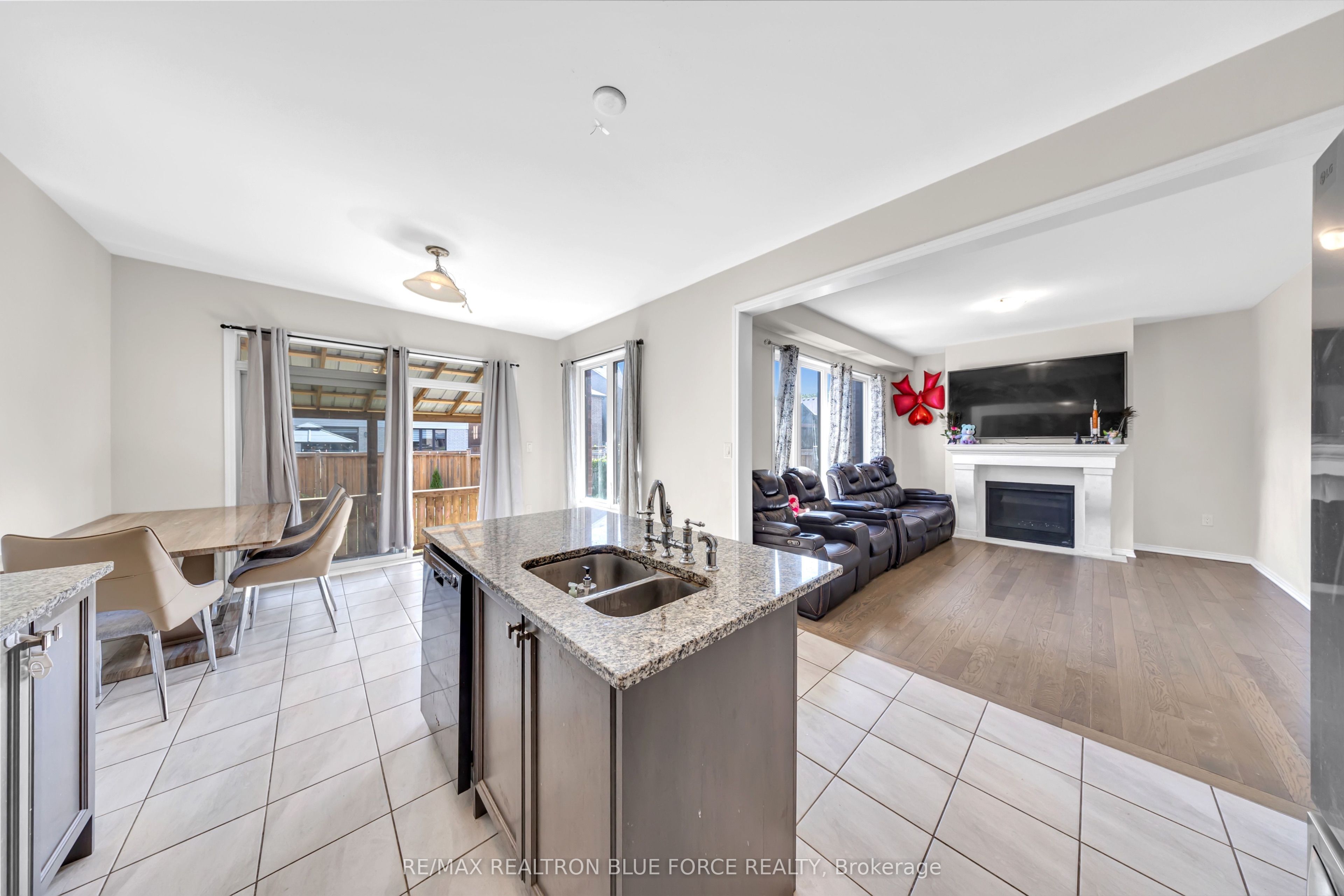 43 July Avenue Property Photo 14