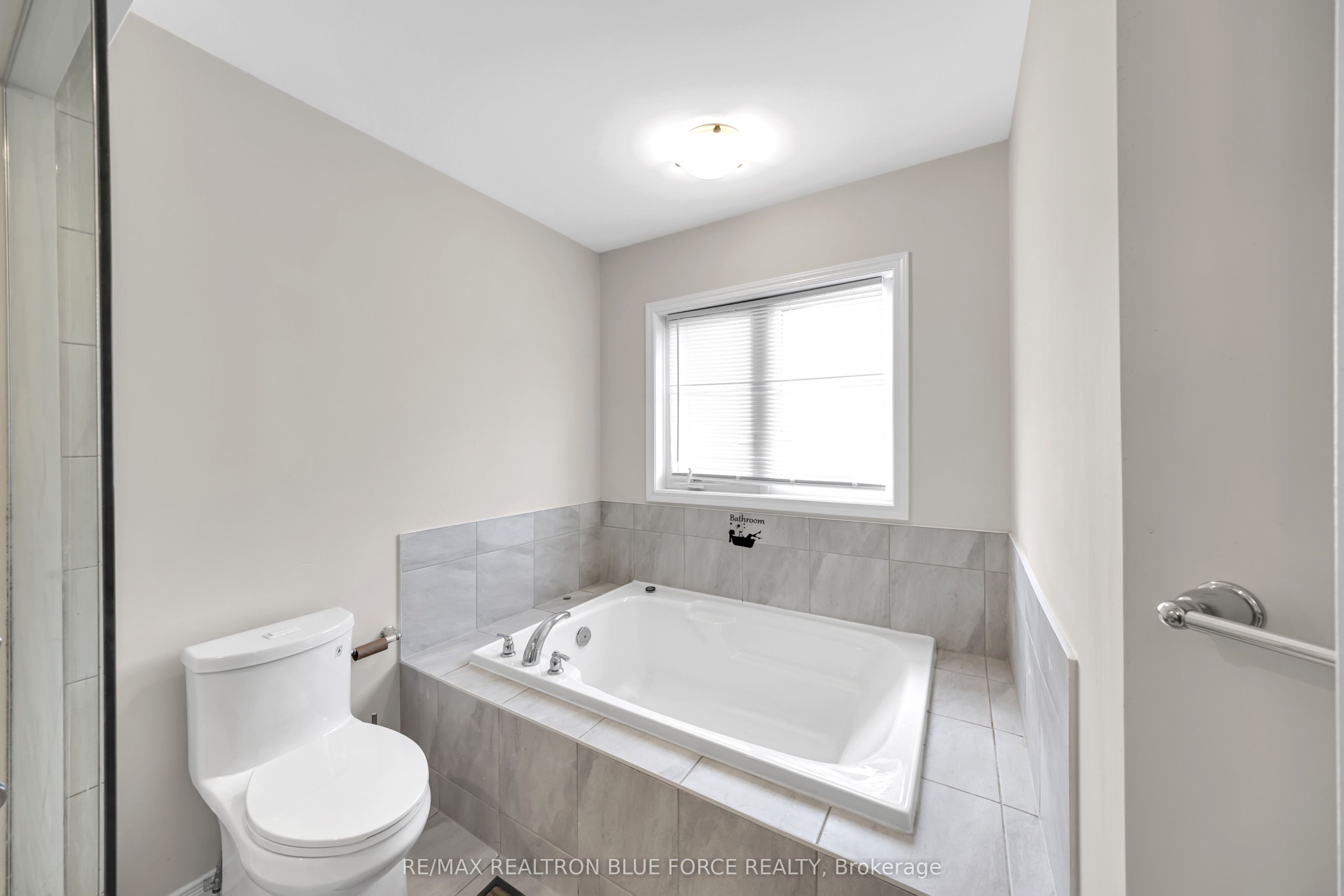 43 July Avenue Property Photo 21